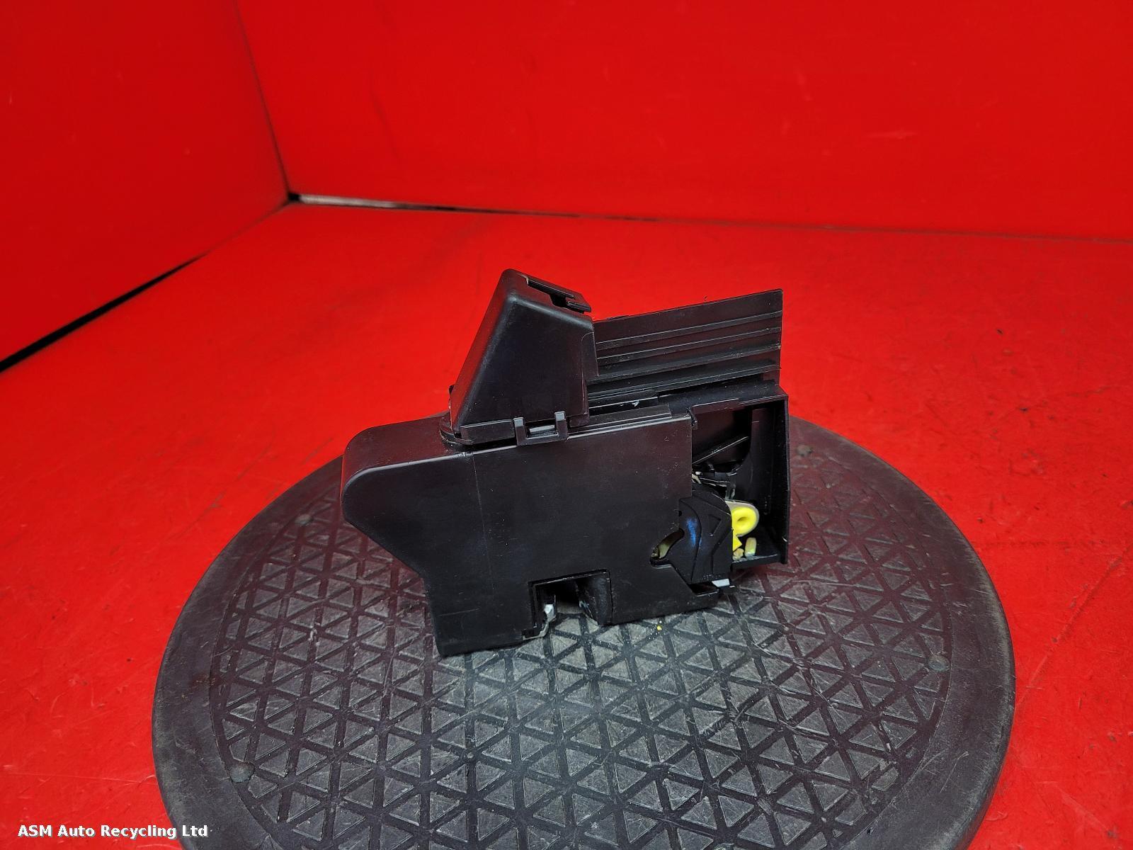 View Auto part Door Lock Assembly Dacia Duster 2023