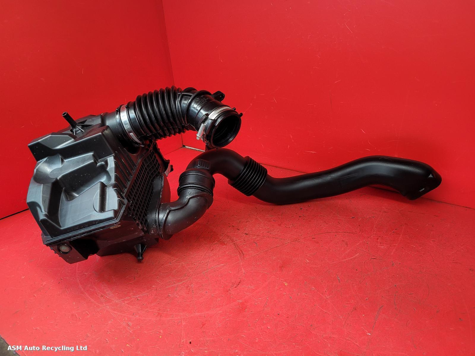 View Auto part Air Cleaner/Box Dacia Duster 2023
