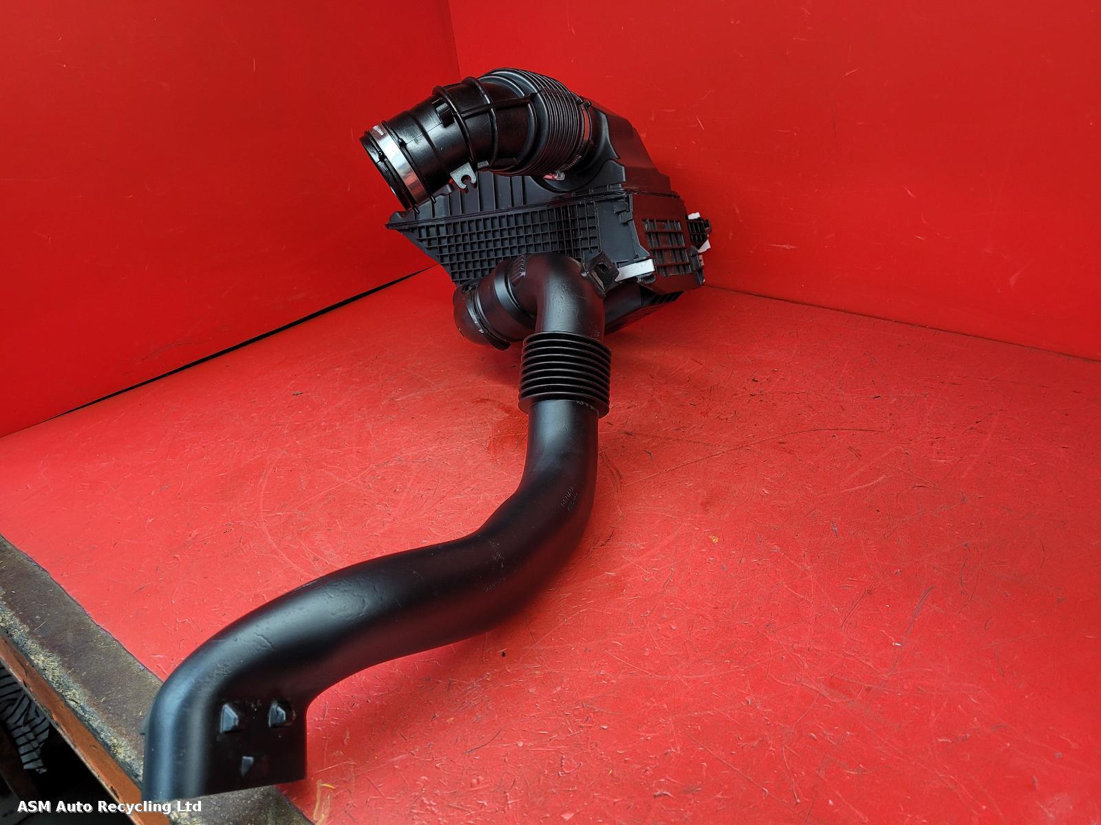 View Auto part Air Cleaner/Box Dacia Duster 2023