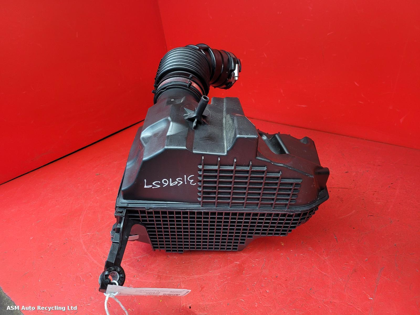 View Auto part Air Cleaner/Box Dacia Duster 2023