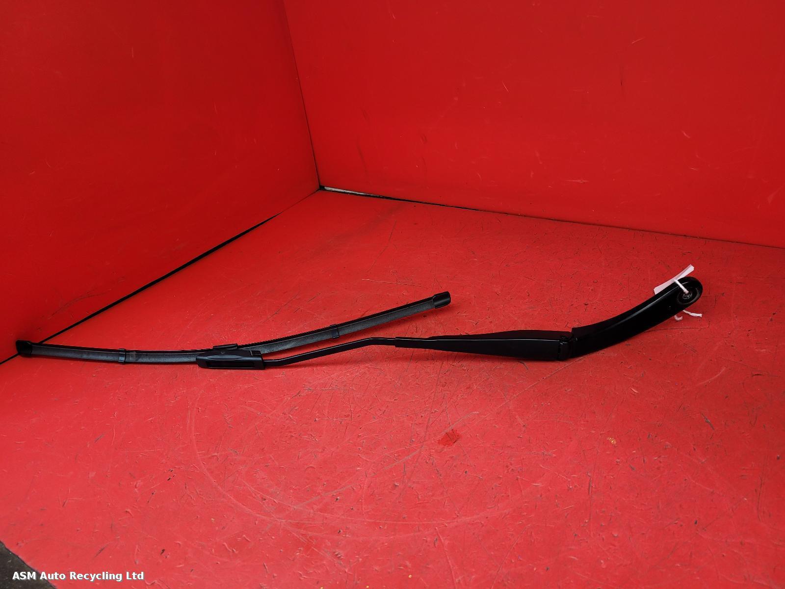 View Auto part Wiper Arm Dacia Duster 2023
