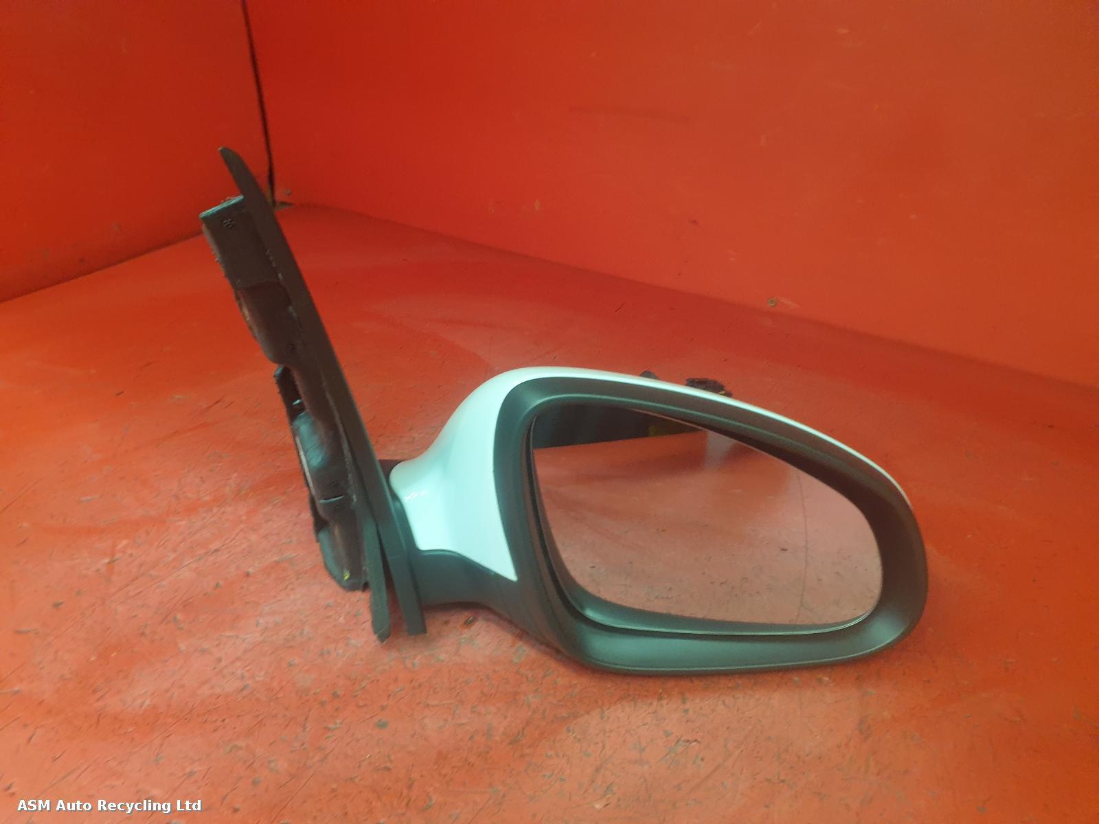 View Auto part R Door Mirror Vauxhall Astra 2013