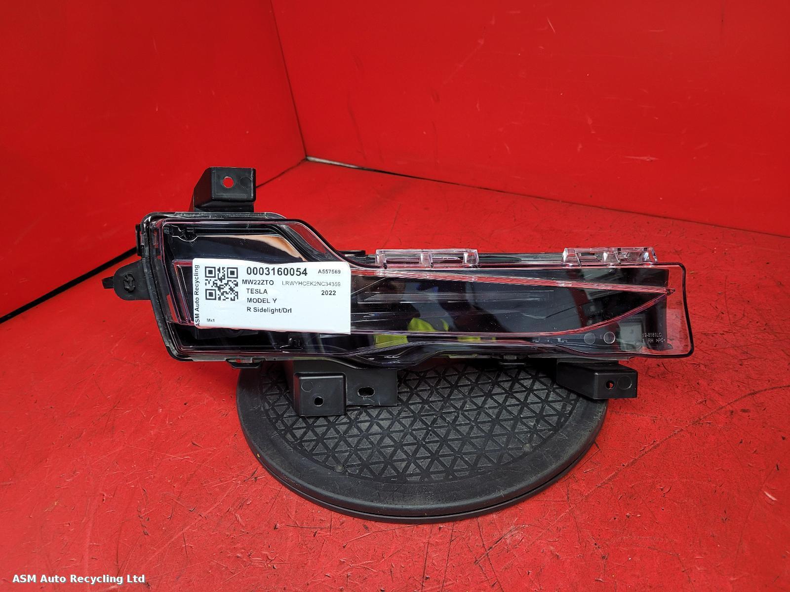 View Auto part R Sidelight/Daytime Running Light (DRL) Tesla Model Y 2022