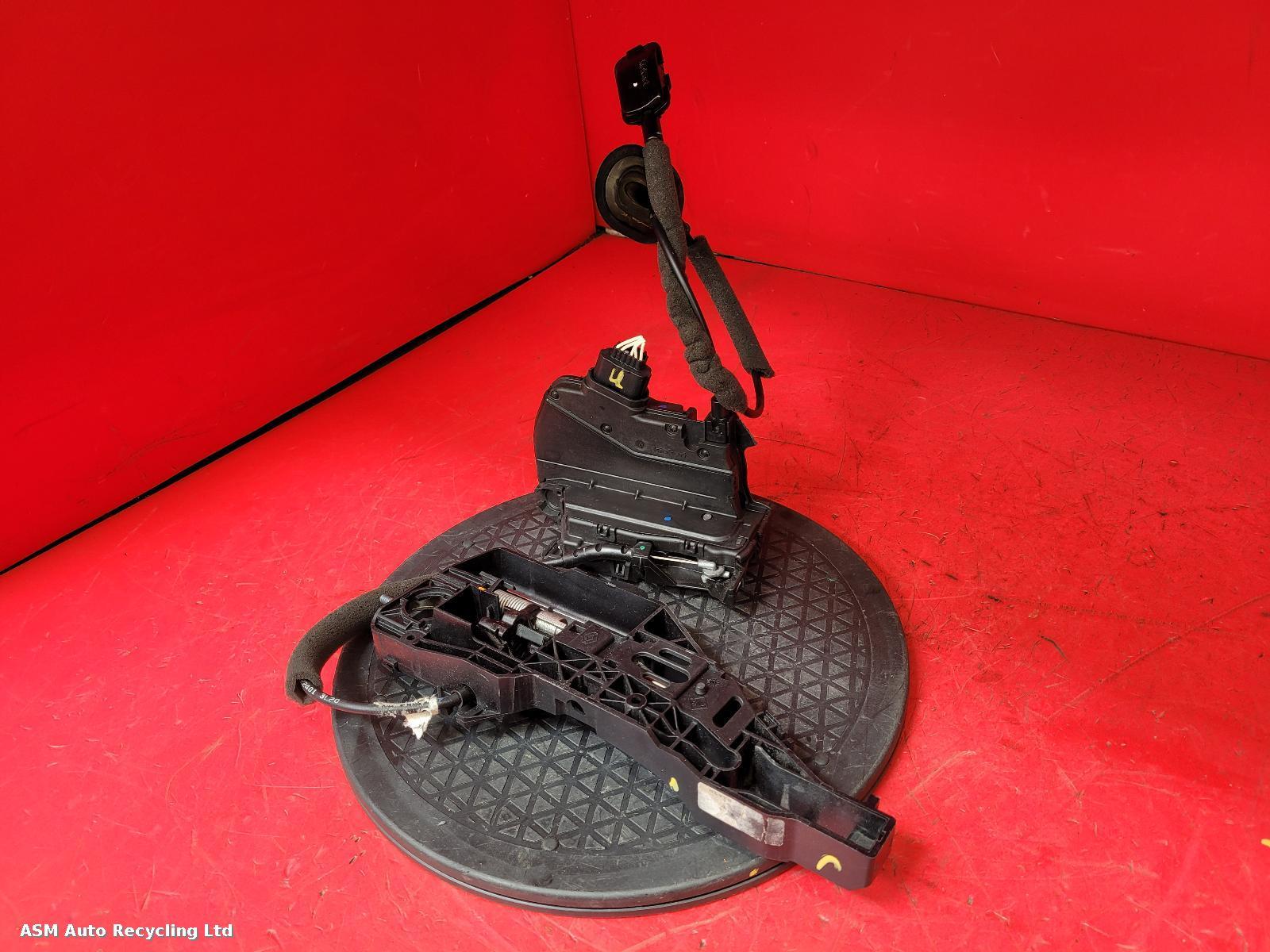 View Auto part Door Lock Assembly Renault Captur 2014