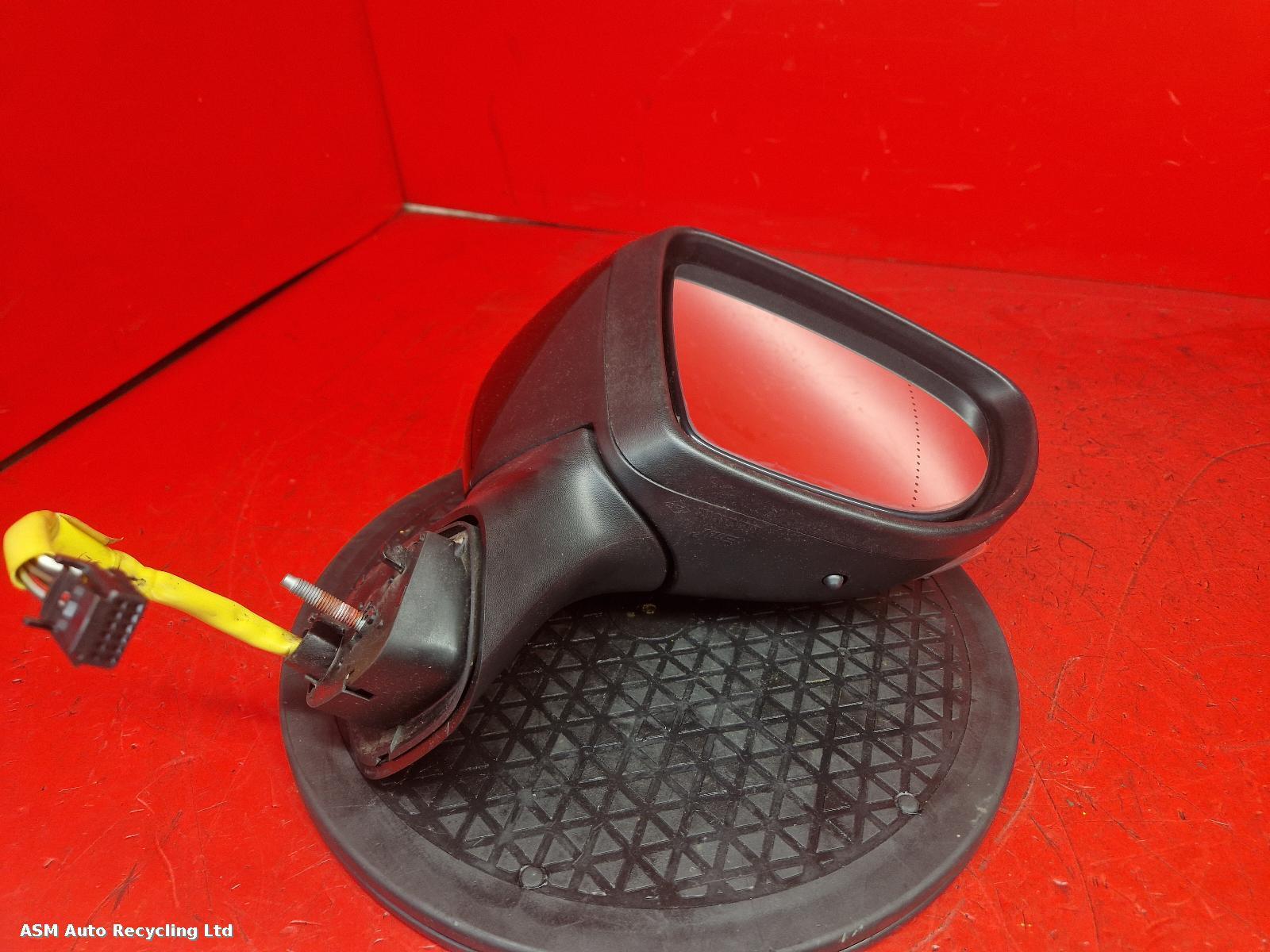 View Auto part R Door Mirror Renault Captur 2014