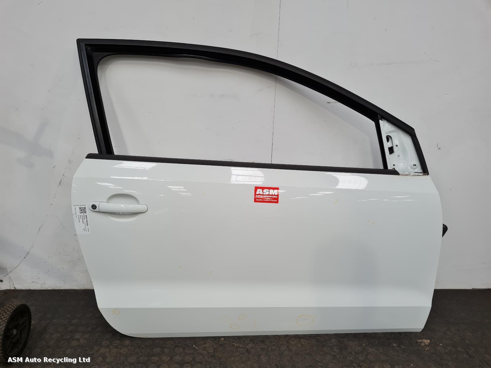 View Auto part R Front Door Volkswagen Polo 2015
