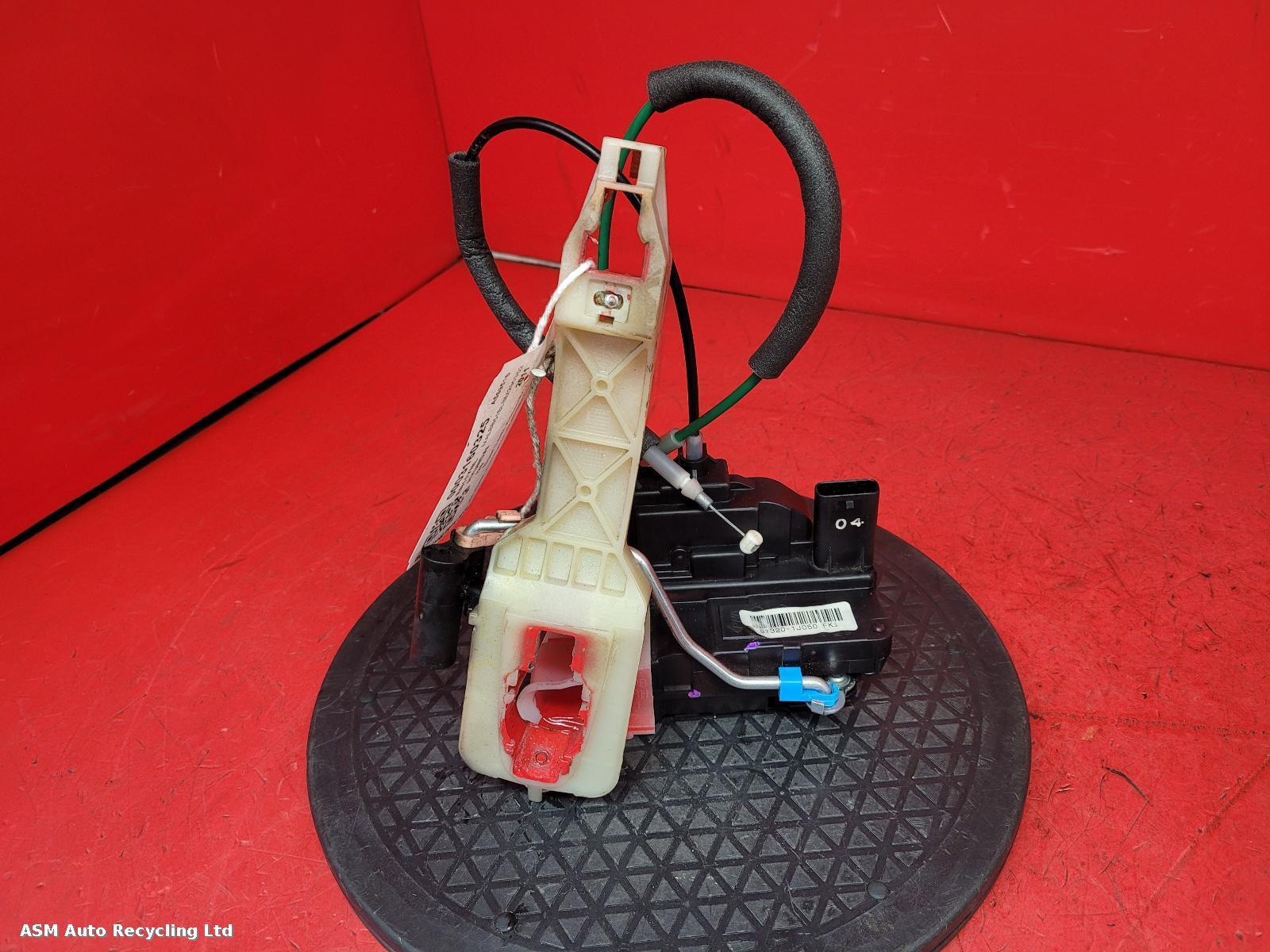 View Auto part Door Lock Assembly Hyundai I20 2011