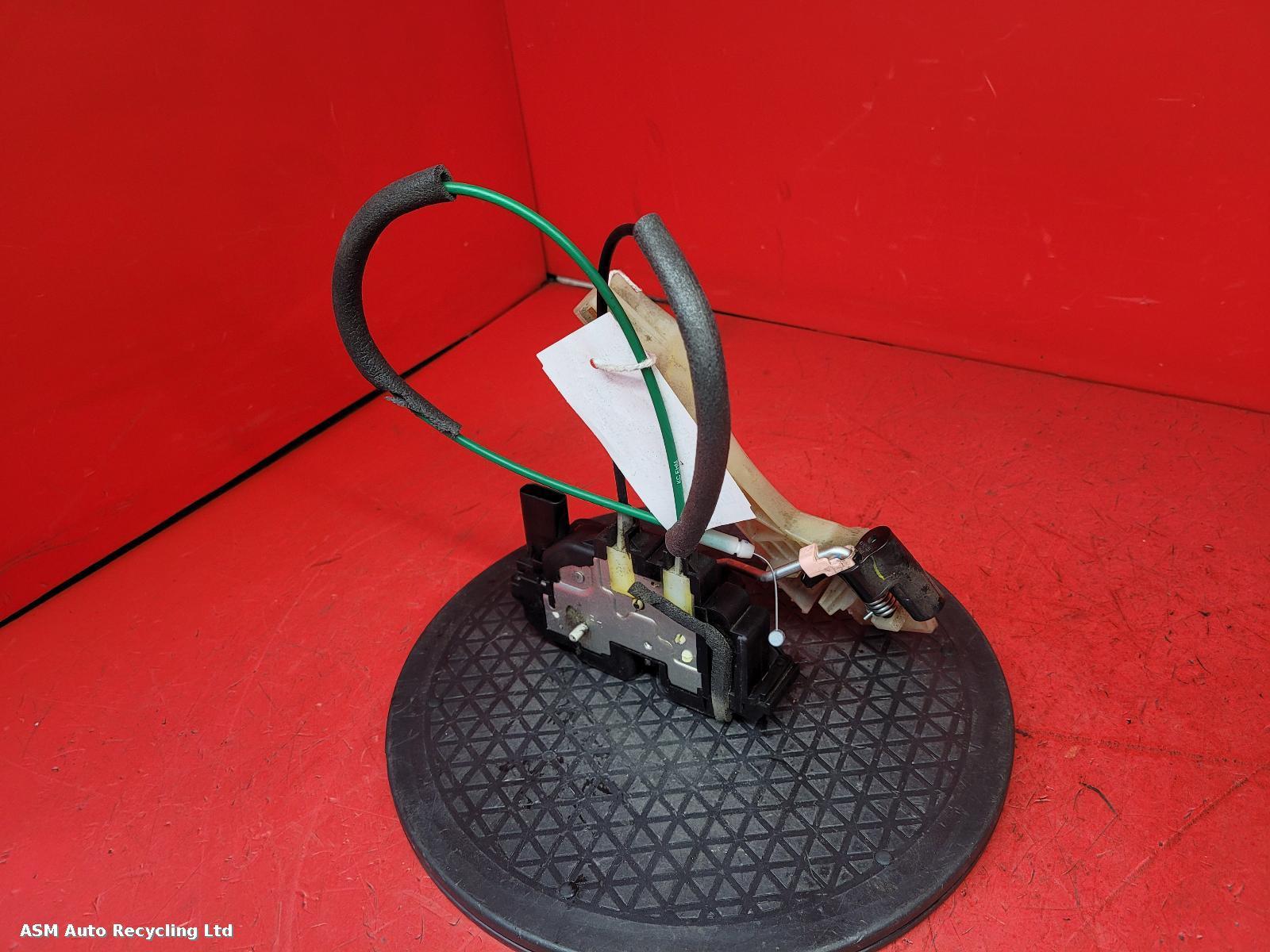 View Auto part Door Lock Assembly Hyundai I20 2011