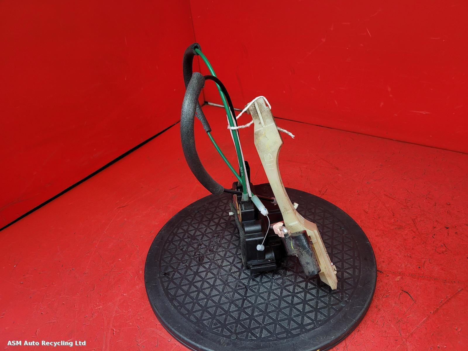 View Auto part Door Lock Assembly Hyundai I20 2011