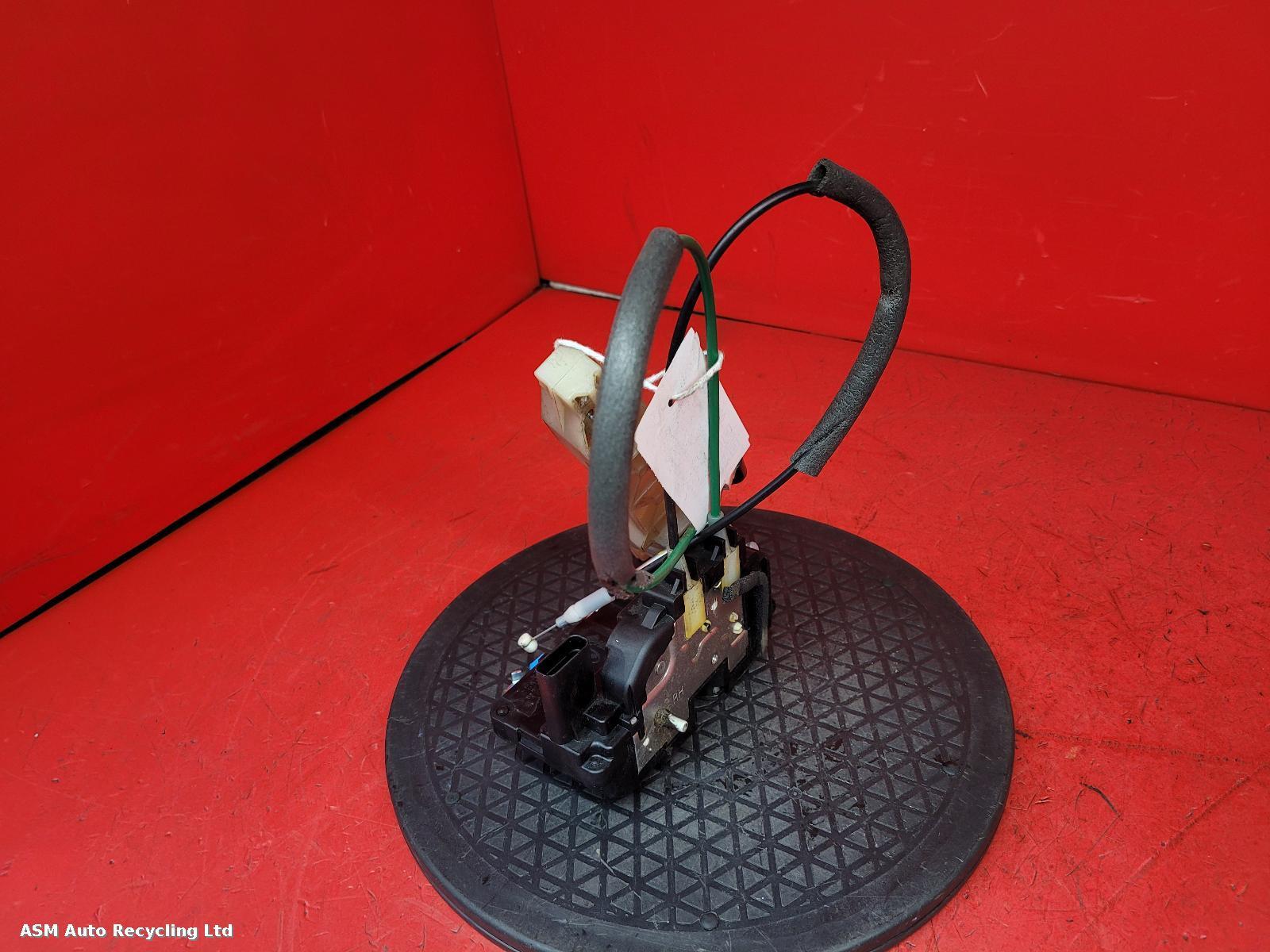View Auto part Door Lock Assembly Hyundai I20 2011