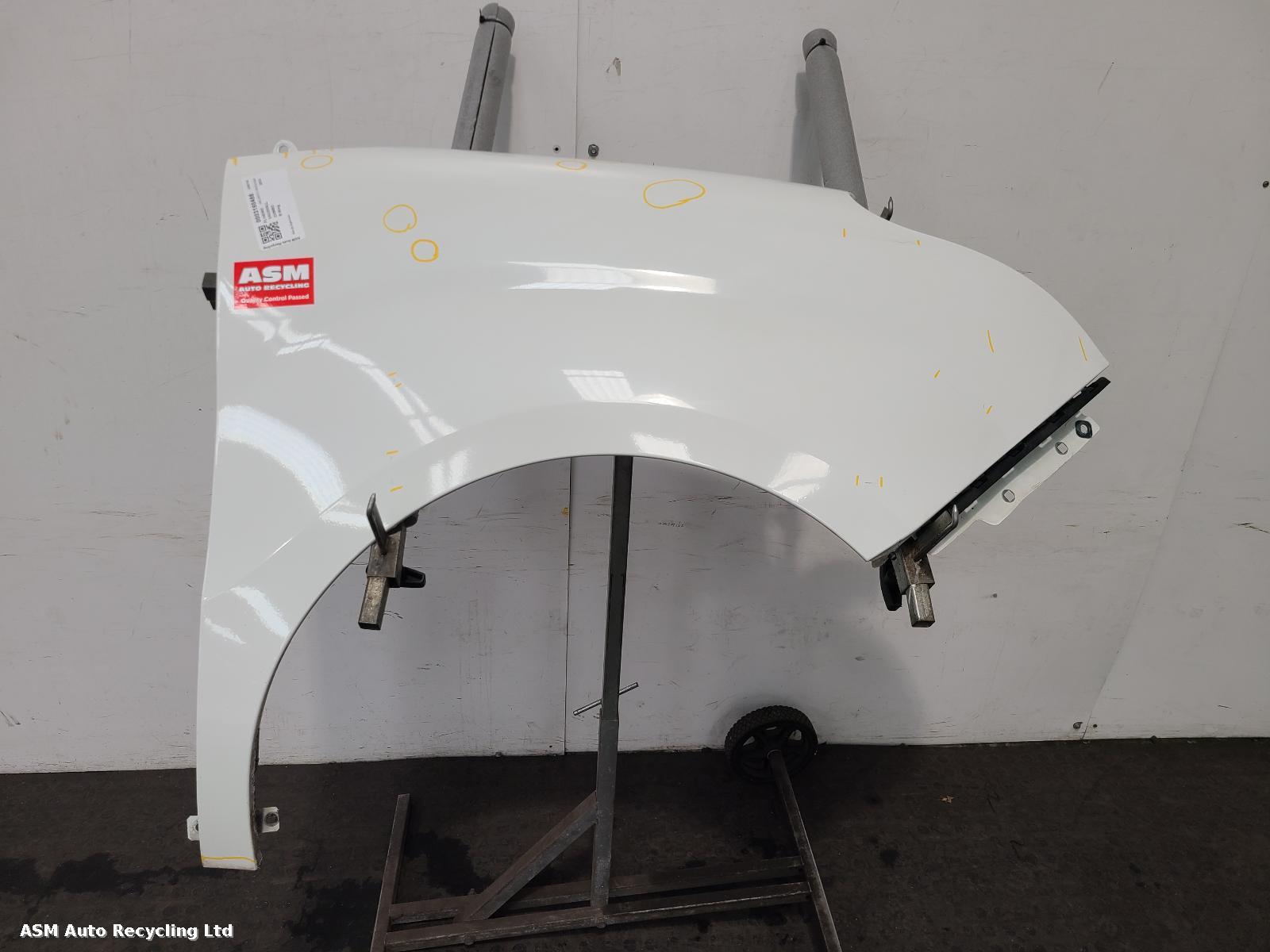 View Auto part R Wing Vauxhall Combo 2014