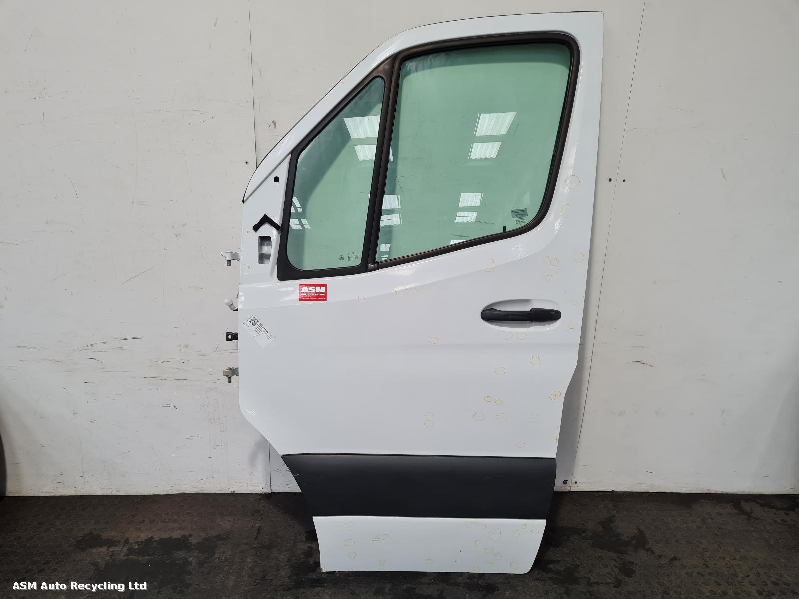 View Auto part L Front Door Mercedes Sprinter 2018