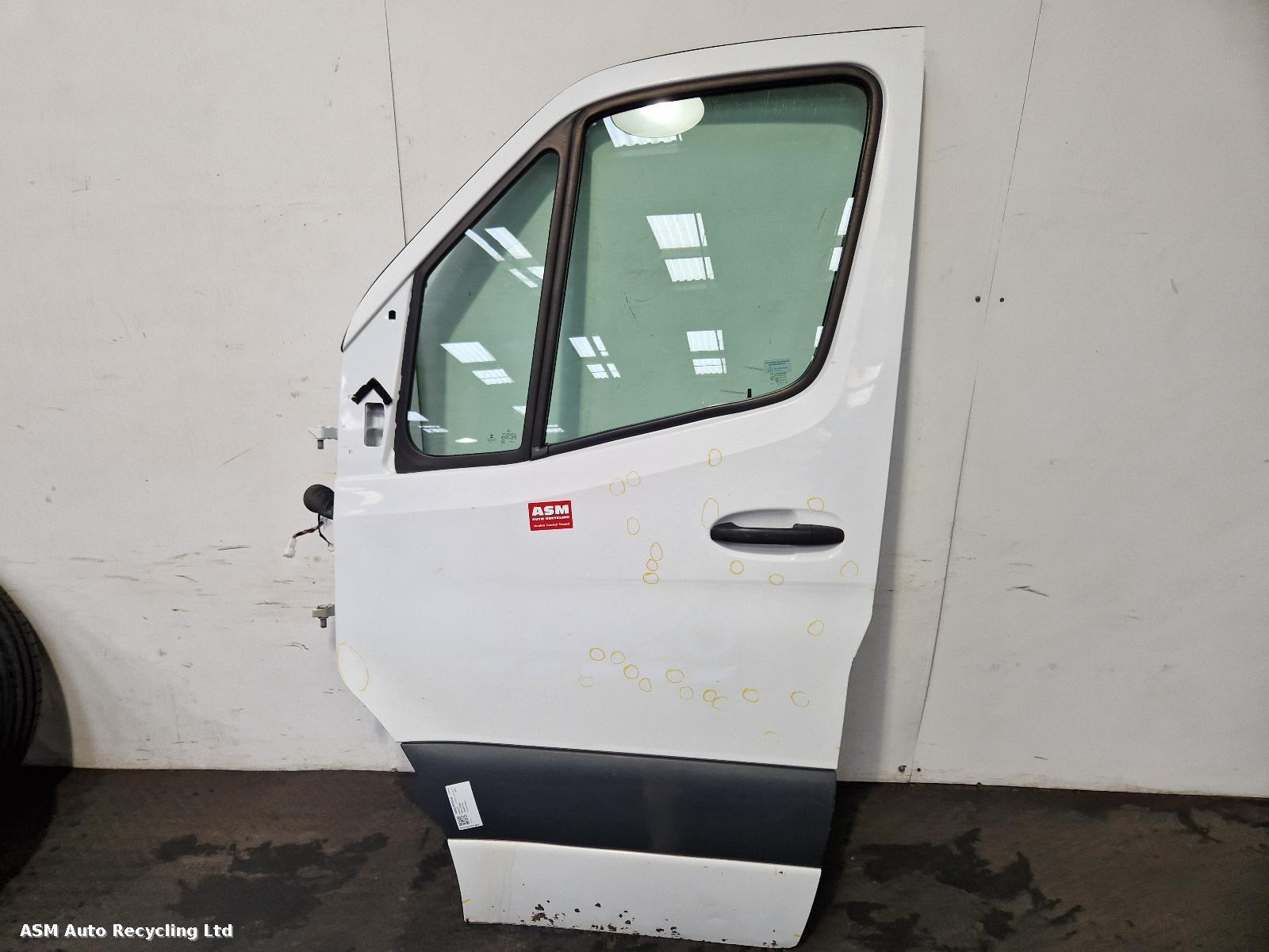 View Auto part L Front Door Mercedes Sprinter 2019