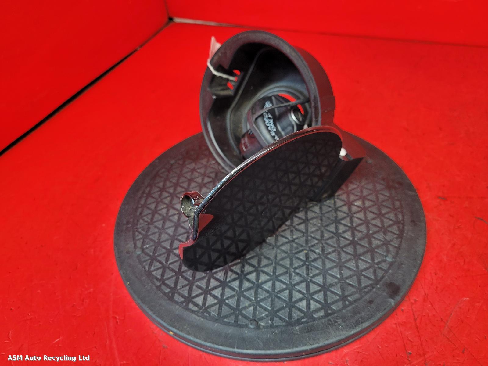 View Auto part Fuel Filler Flap Fiat Punto Evo 2011