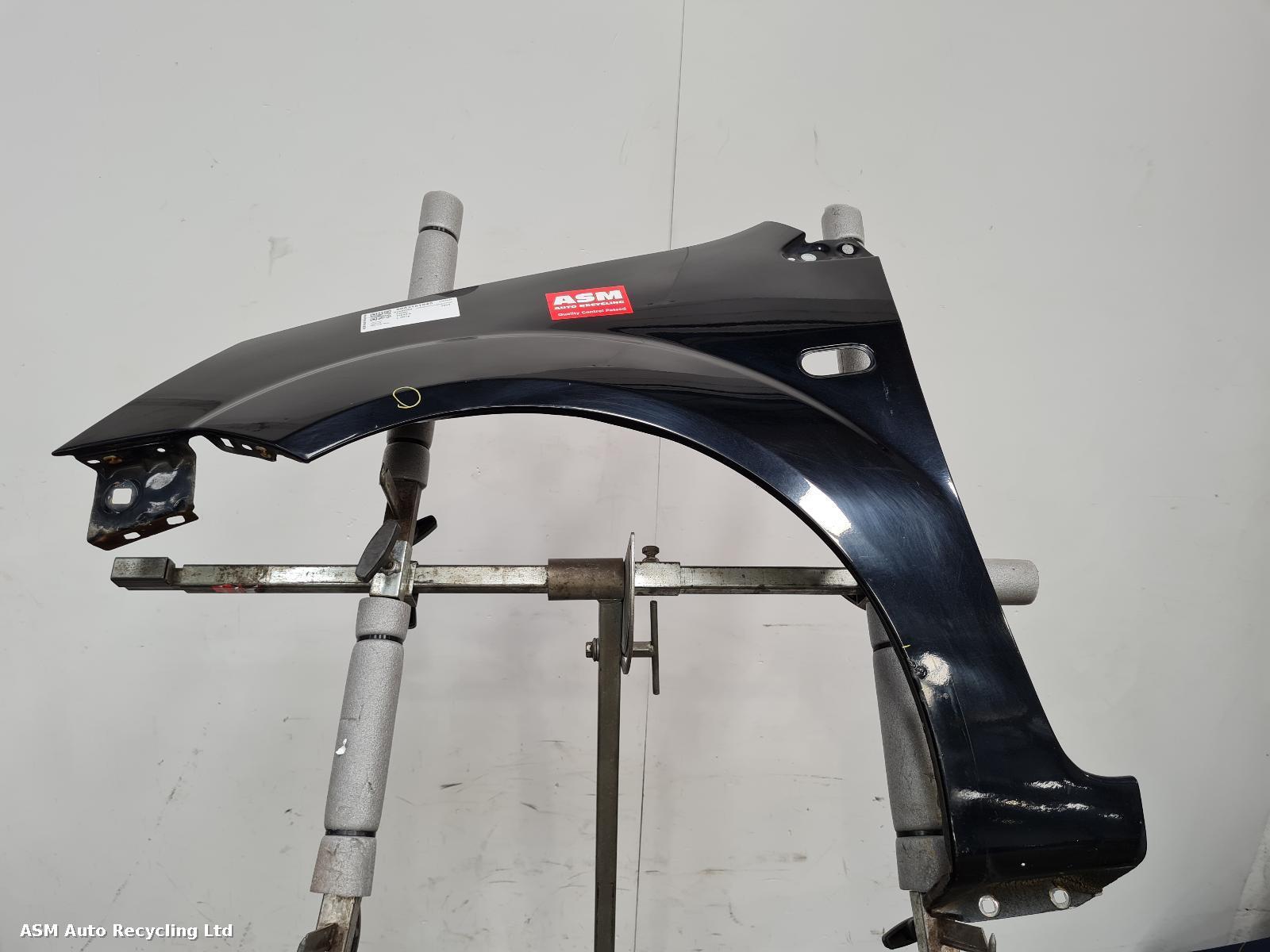 View Auto part L Wing Ford Fiesta 2005