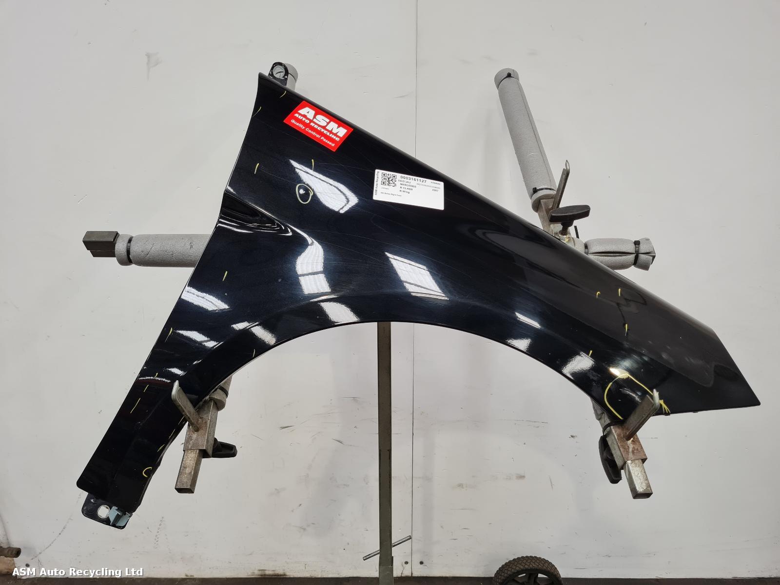 View Auto part R Wing Mercedes B Class 2007
