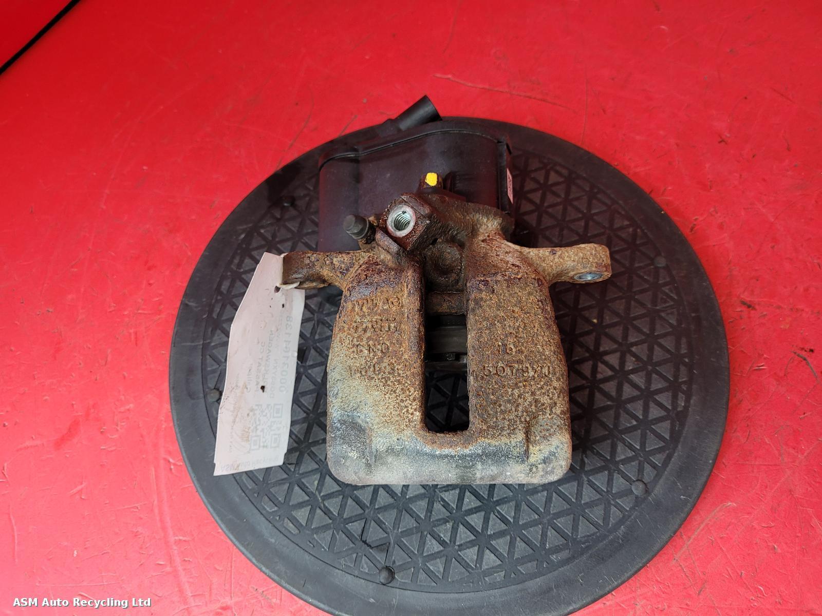 View Auto part Caliper Volkswagen Passat Cc 2013