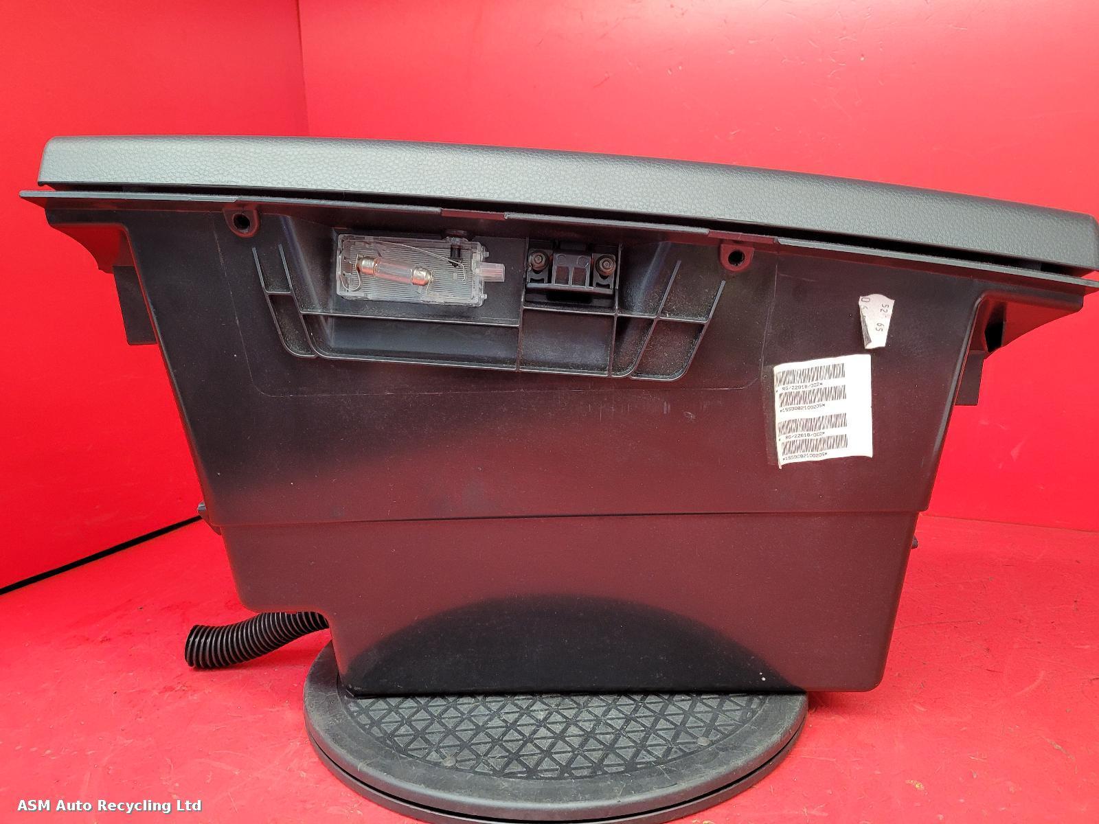 View Auto part Glove Box Mini (bmw) Mini 2005