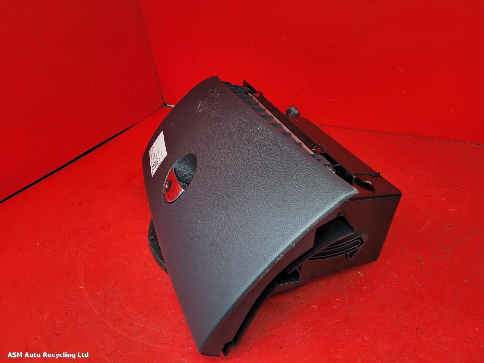 View Auto part Glove Box Mini (bmw) Mini 2005