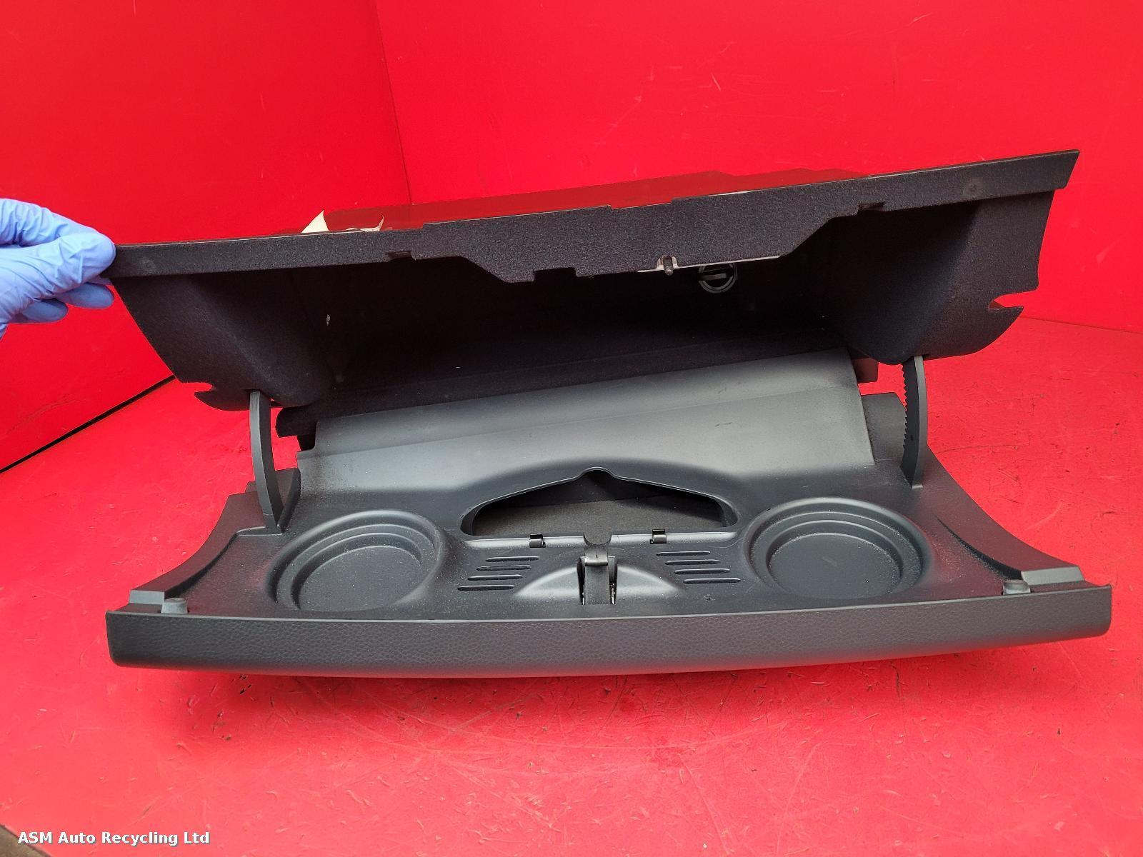 View Auto part Glove Box Mini (bmw) Mini 2005