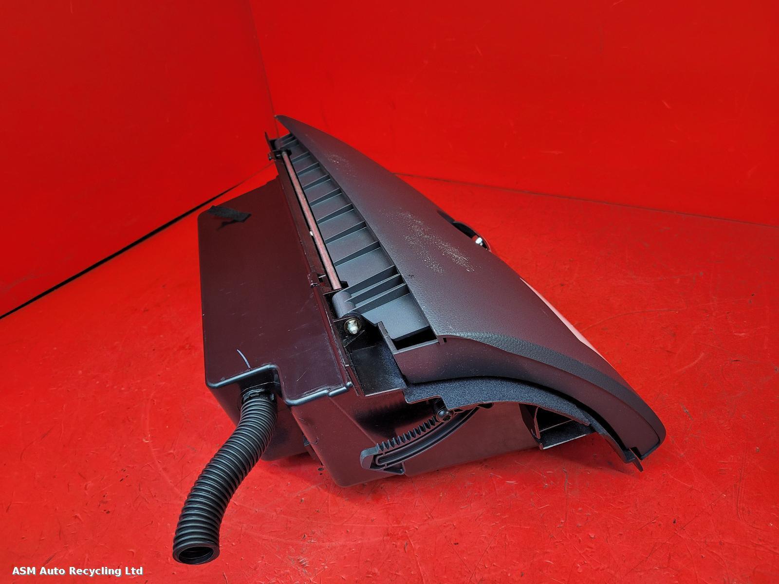 View Auto part Glove Box Mini (bmw) Mini 2005