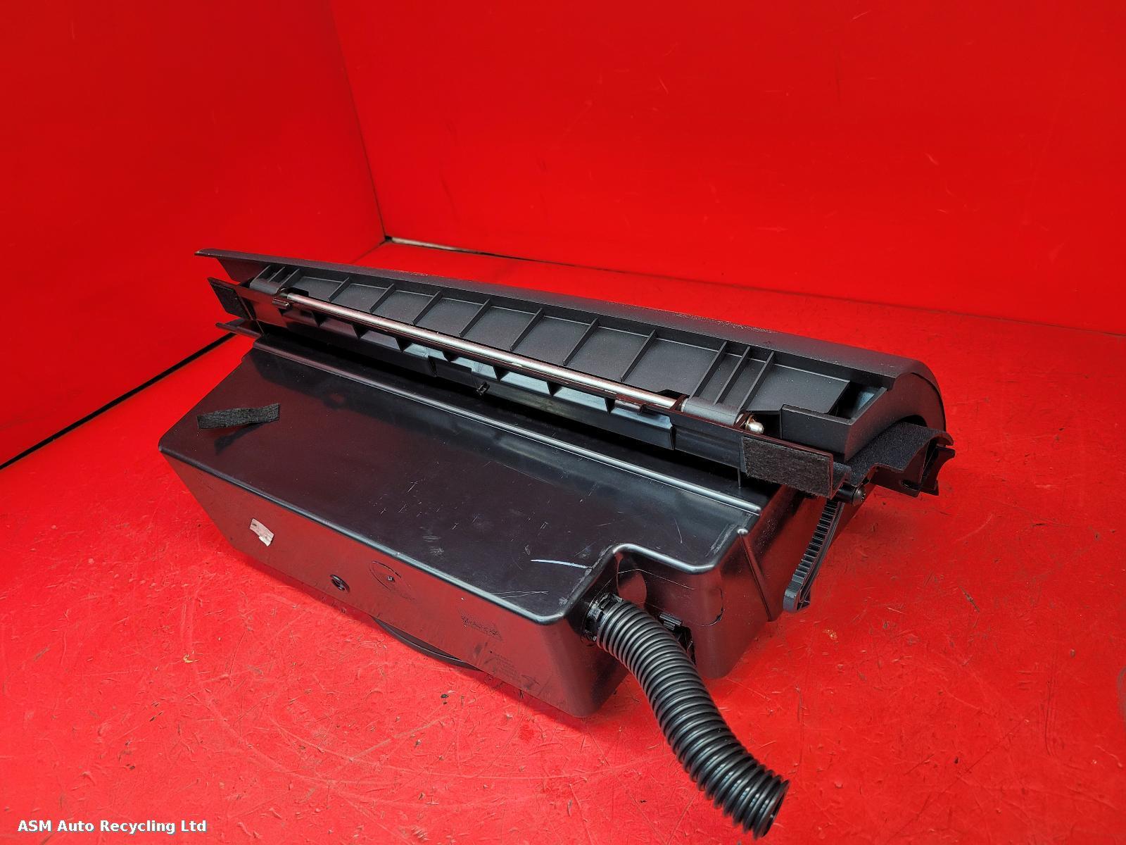 View Auto part Glove Box Mini (bmw) Mini 2005