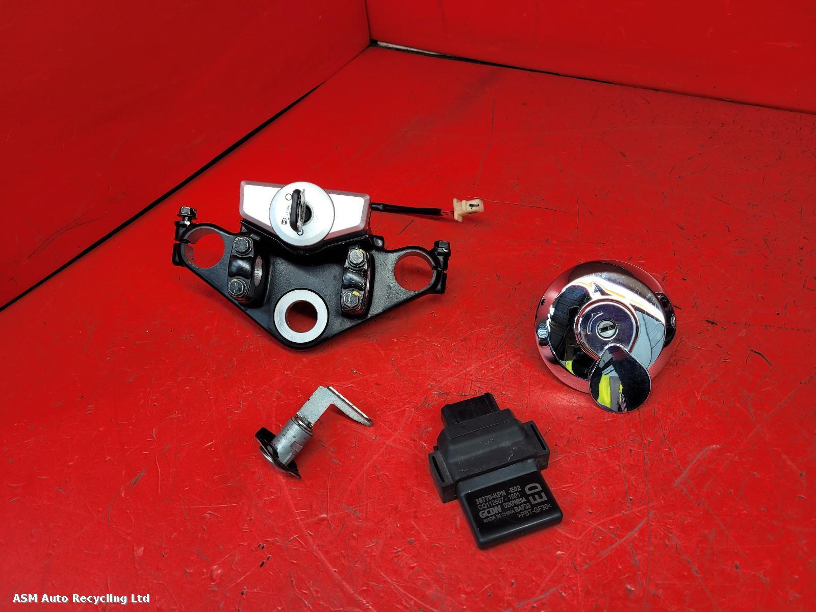 View Auto part Comp.Lock Set + Keys Honda Cb 125 F 2016
