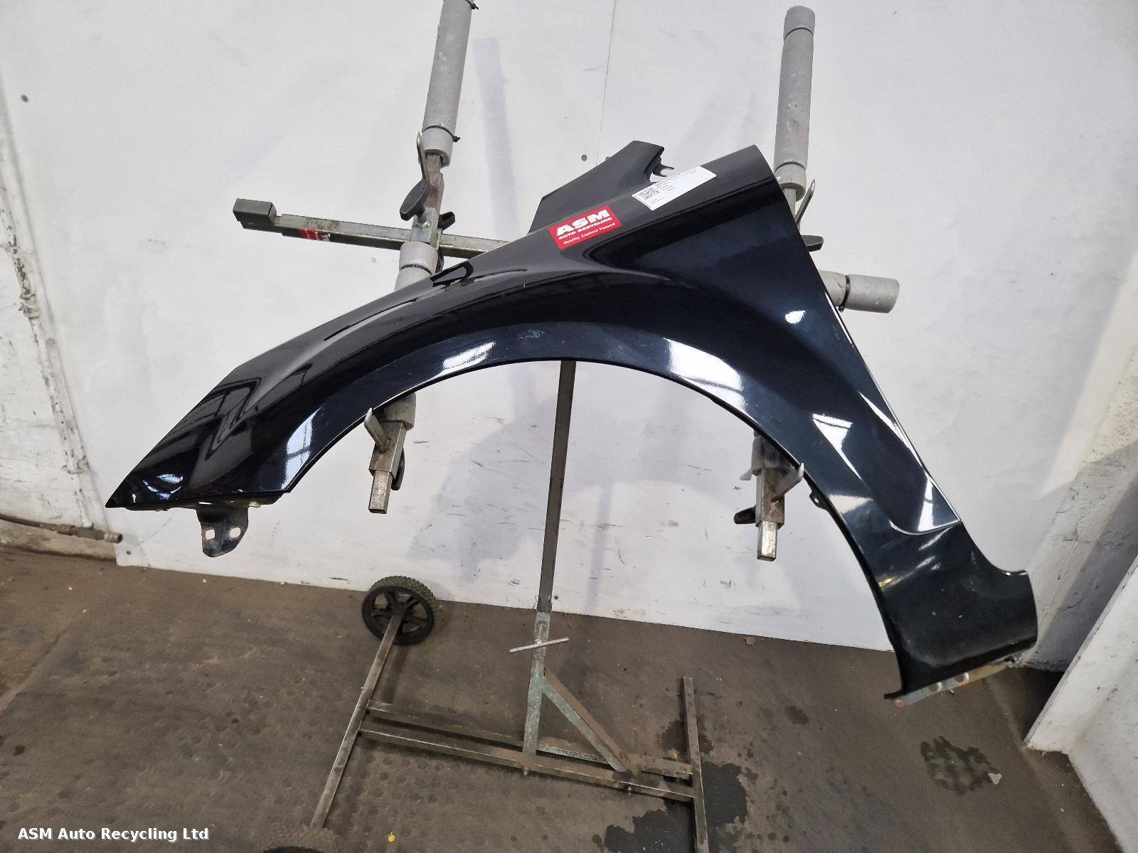 View Auto part L Wing Ford Focus 2008