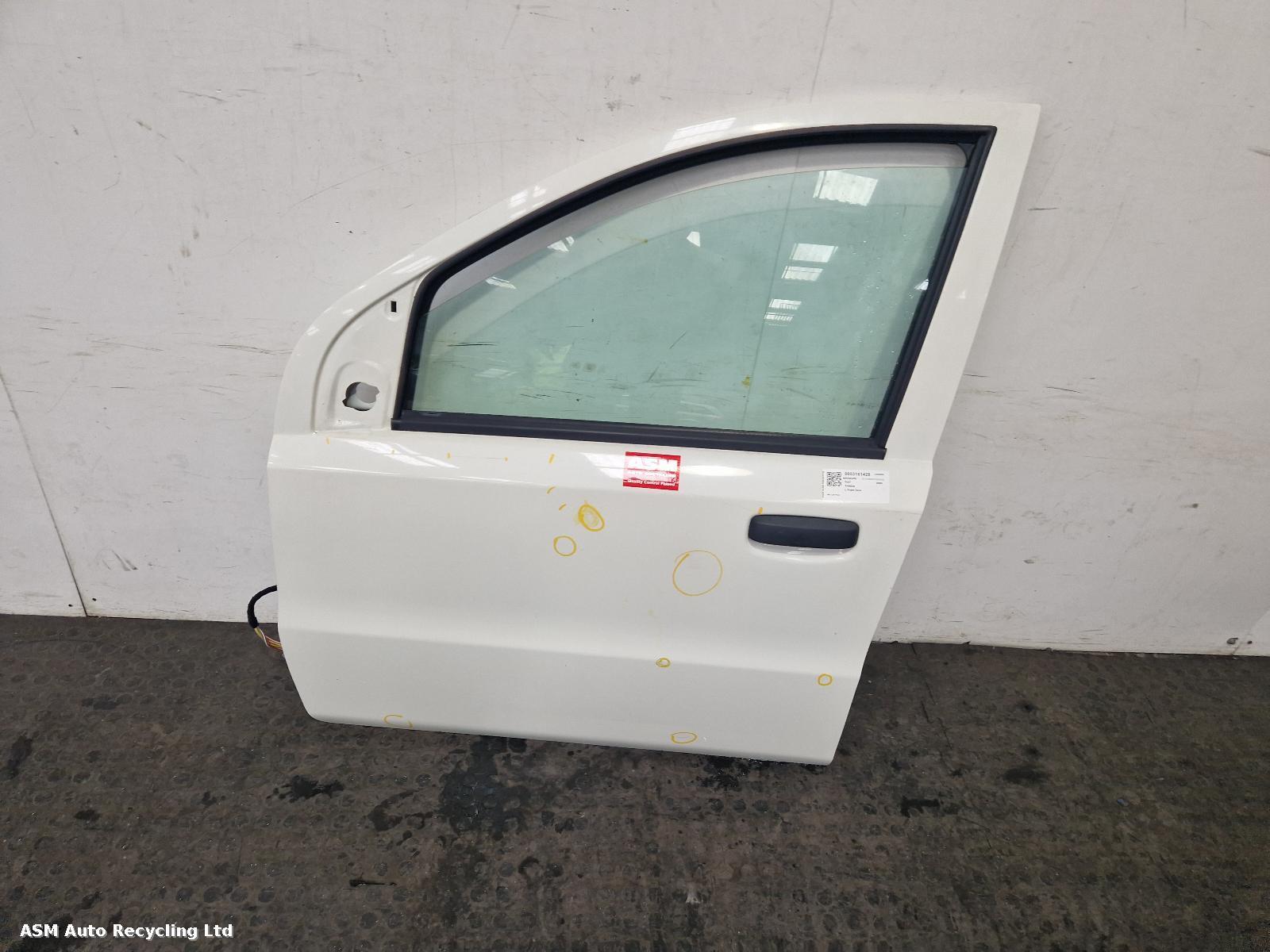 View Auto part L Front Door Fiat Panda 2009