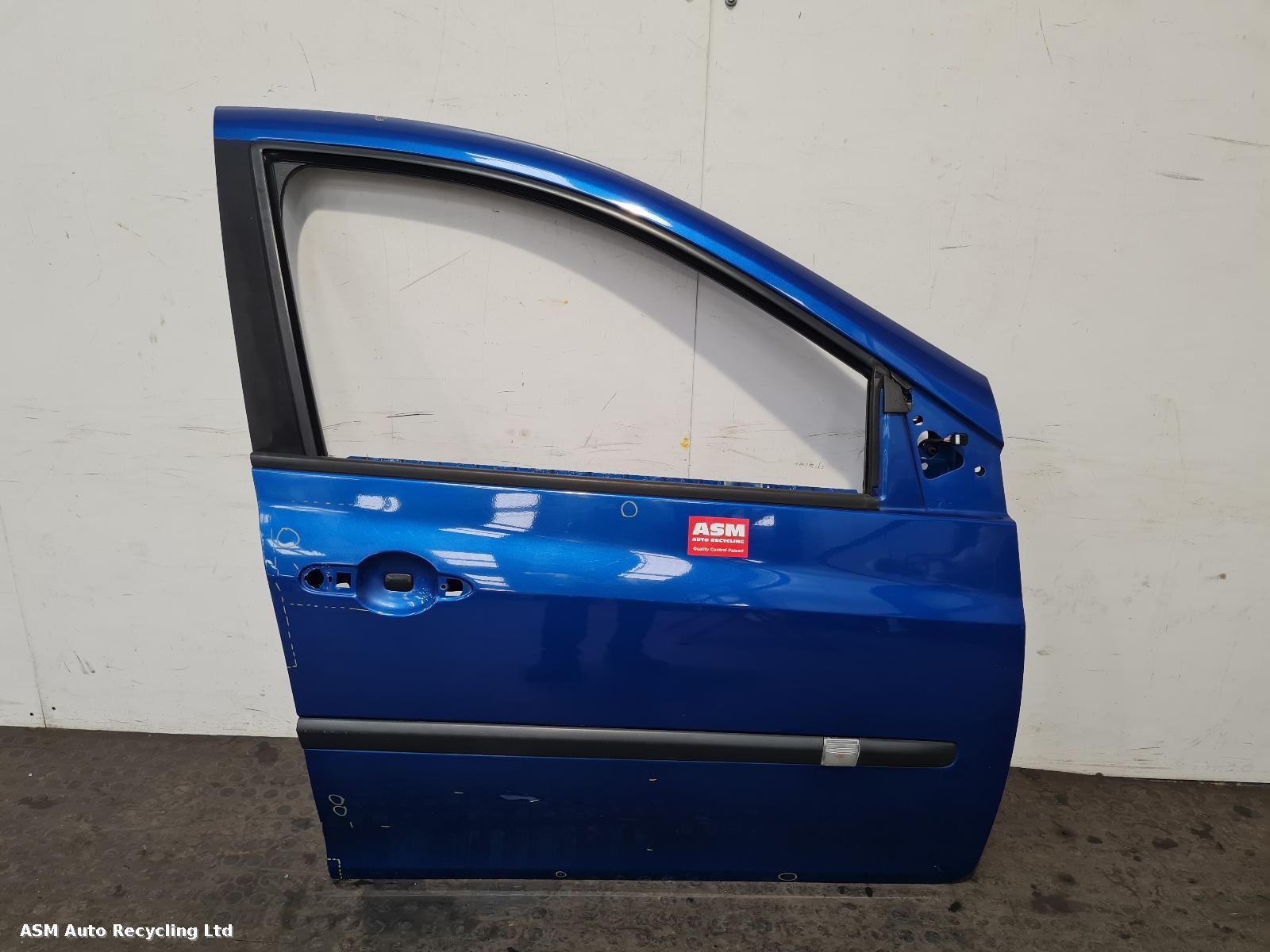 View Auto part R Front Door Renault Clio 2007
