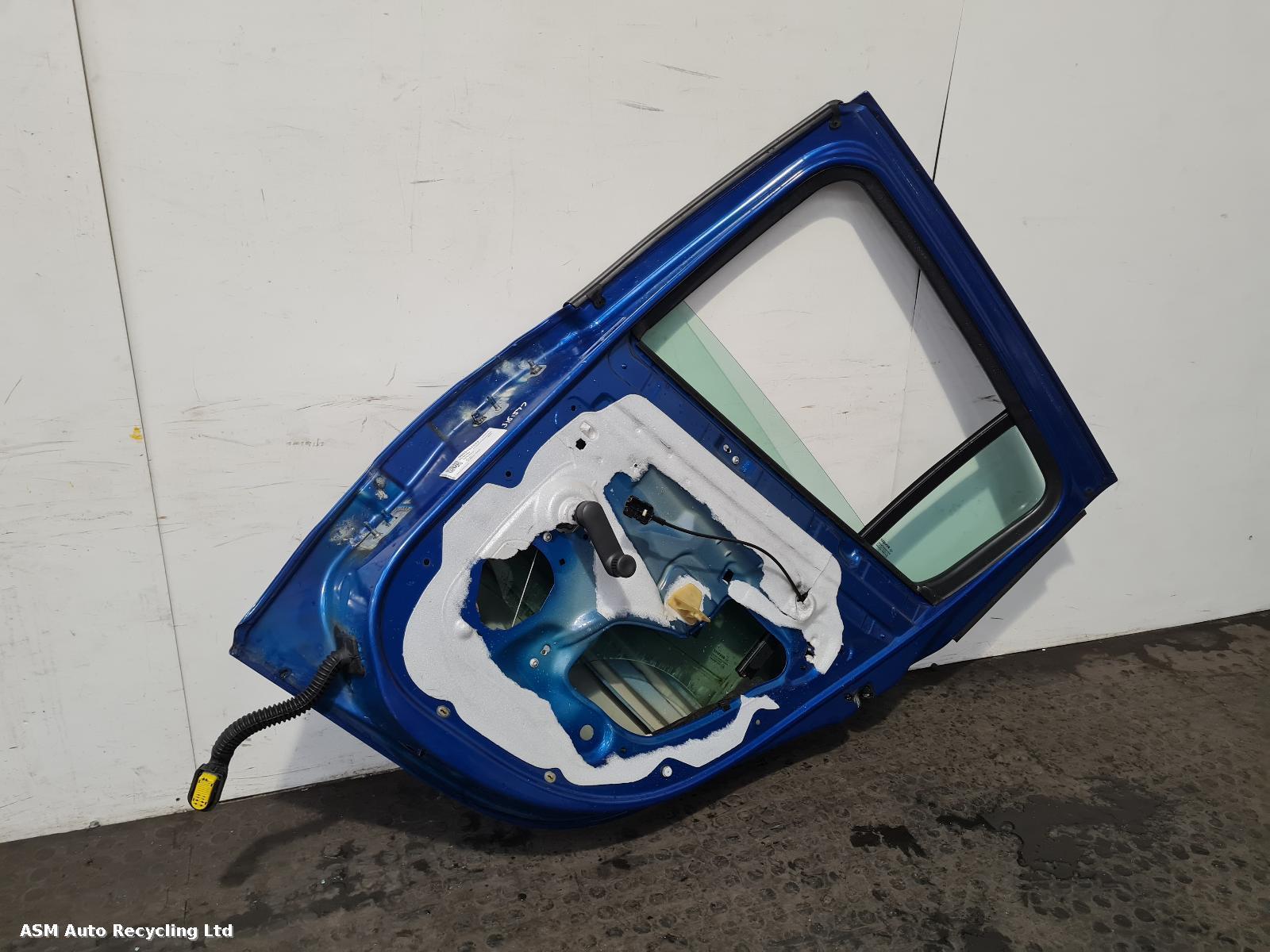 View Auto part R Rear Door Renault Clio 2007
