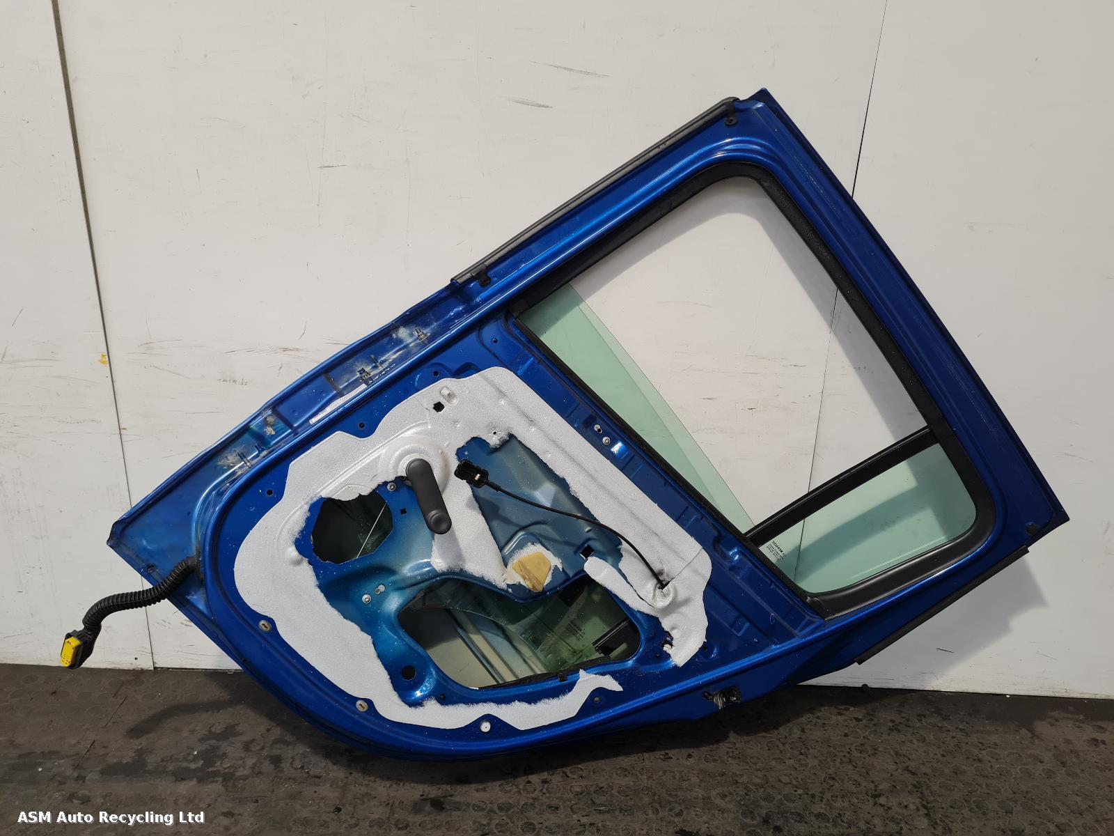 View Auto part R Rear Door Renault Clio 2007
