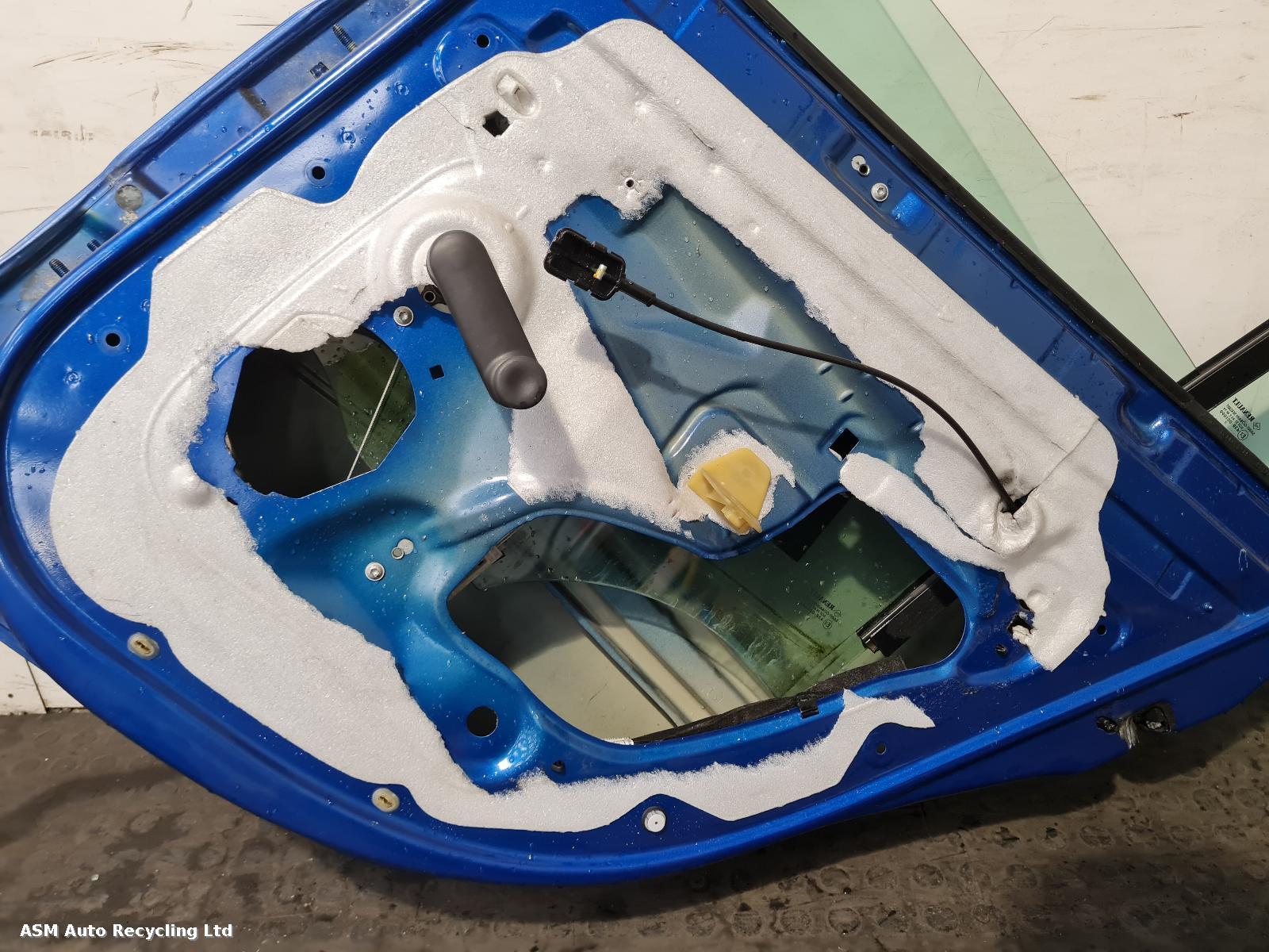 View Auto part R Rear Door Renault Clio 2007