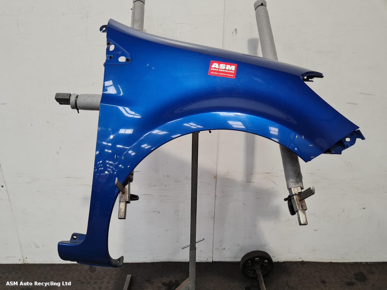 View Auto part R Wing Renault Clio 2007