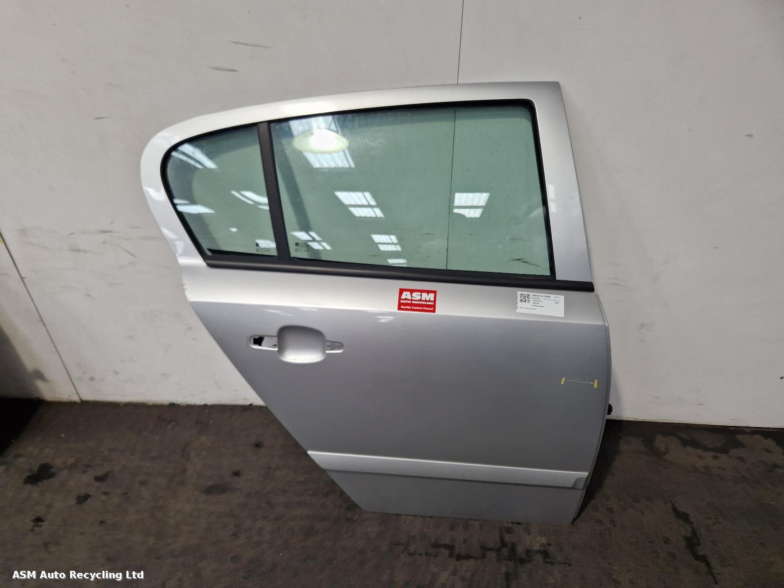 View Auto part R Rear Door Vauxhall Astra 2004