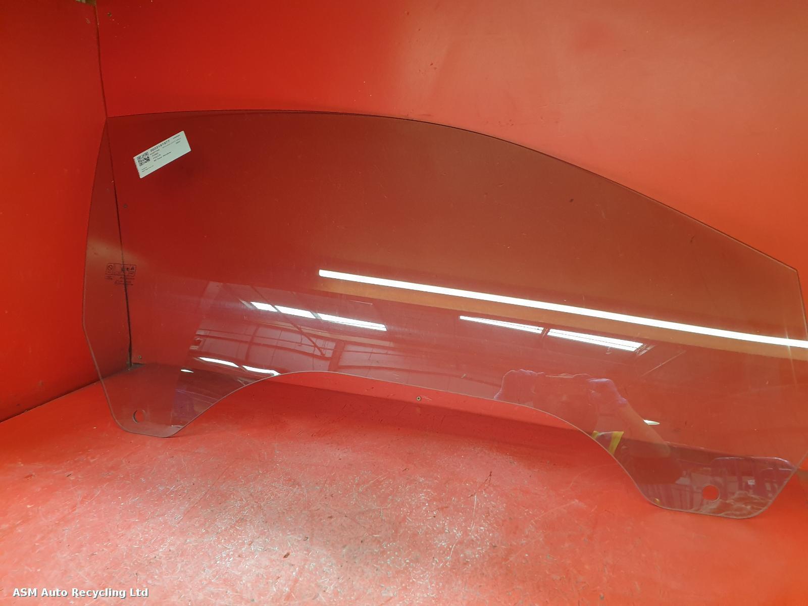 View Auto part RF Door Window Ford Focus 2007