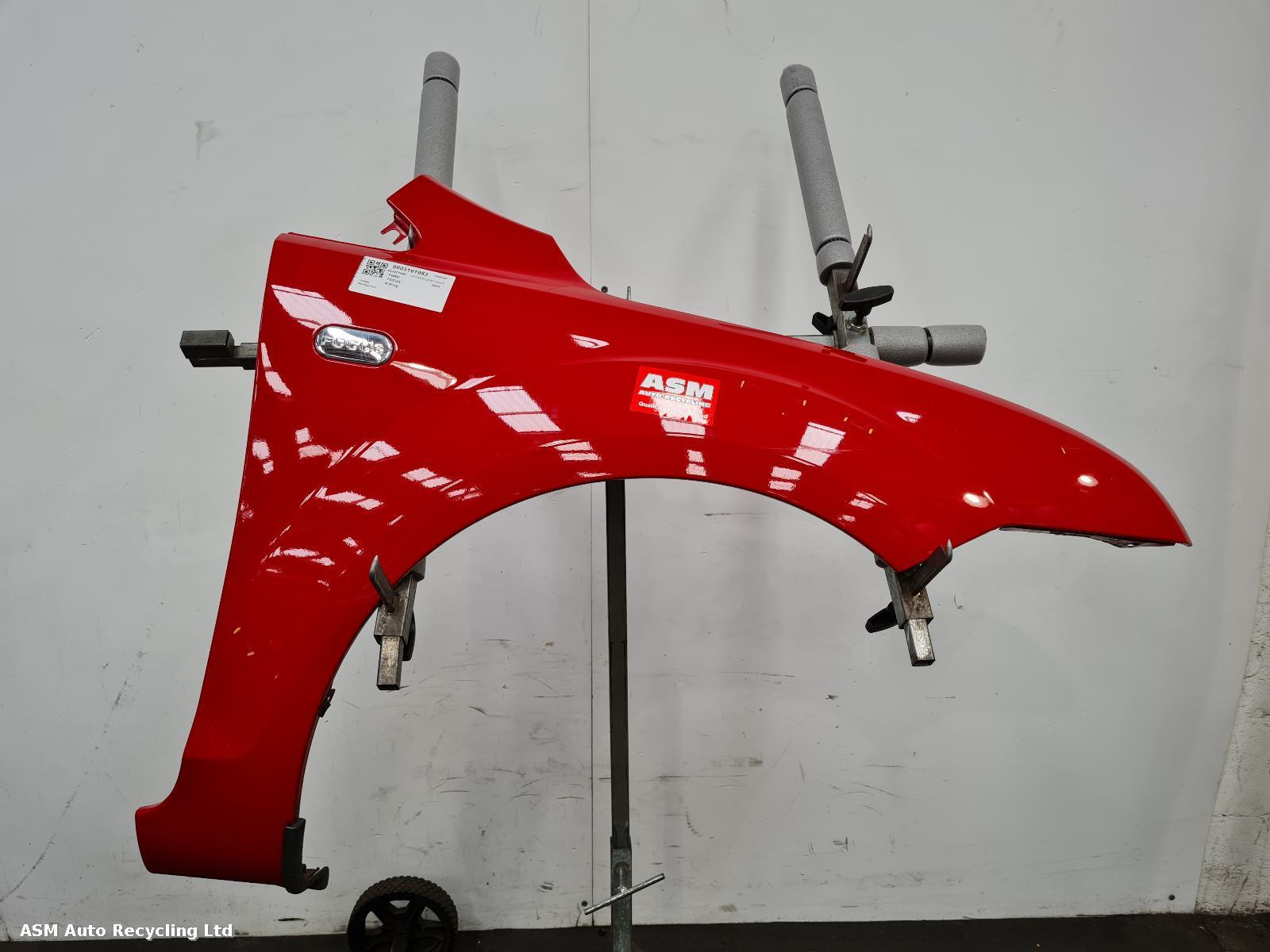 View Auto part R Wing Ford Focus 2007
