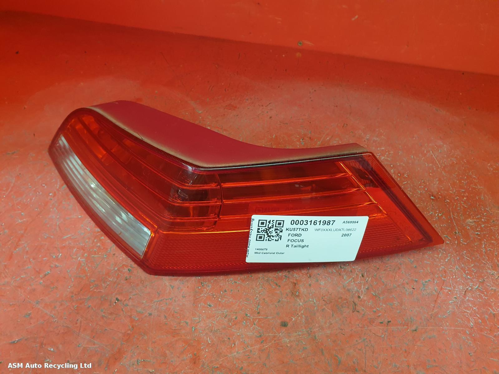View Auto part R Taillight Ford Focus 2007