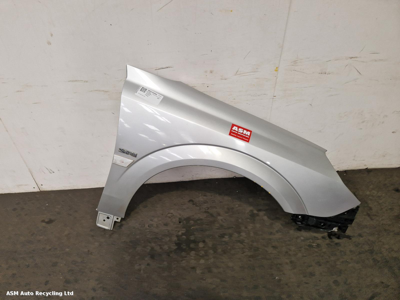 View Auto part R Wing Vauxhall Vectra 2007