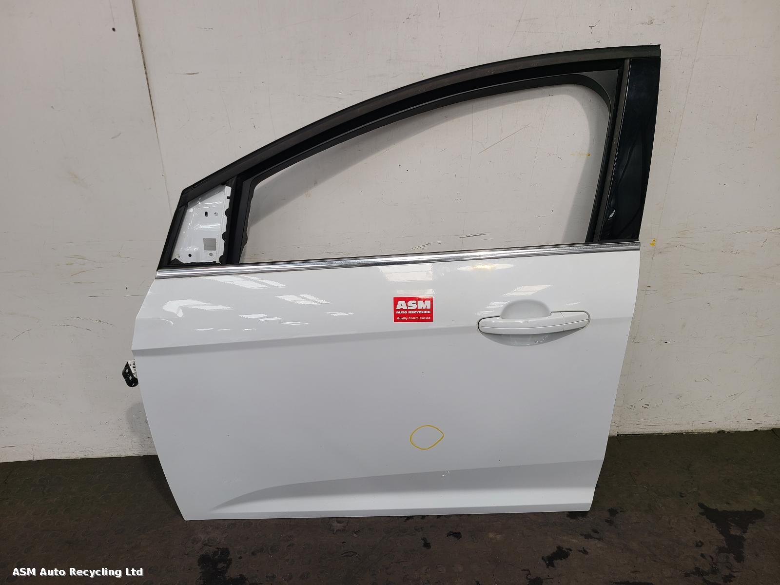 View Auto part L Front Door Ford Focus 2014