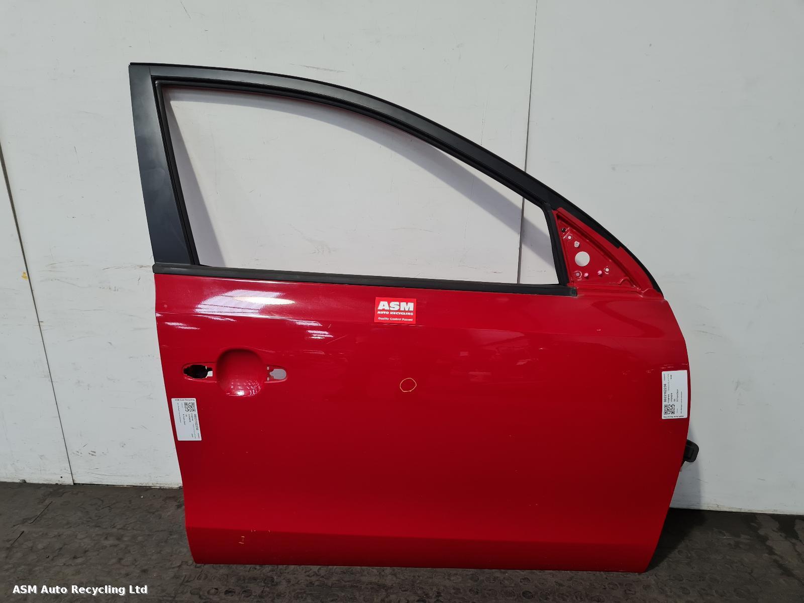 View Auto part R Front Door Hyundai I30 2009