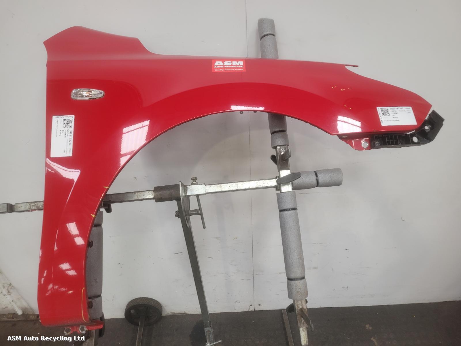 View Auto part R Wing Hyundai I30 2009