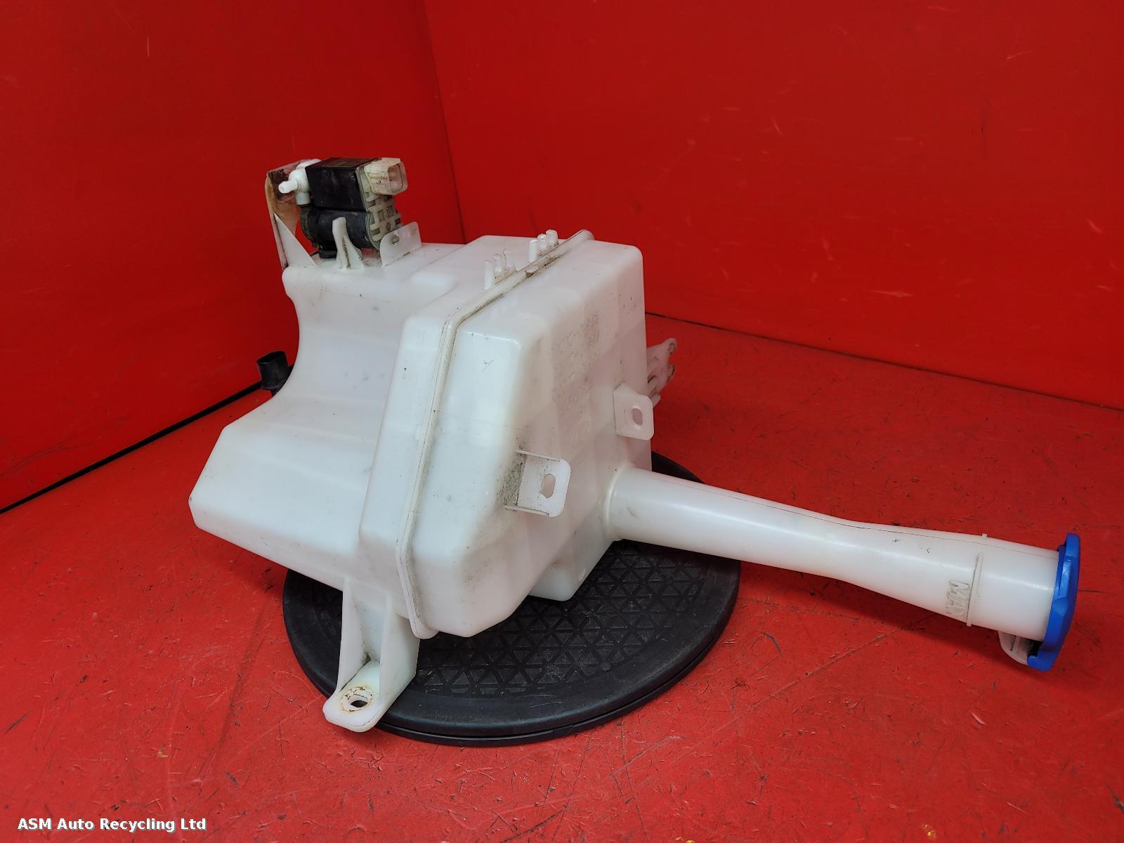 View Auto part Washer Bottle Hyundai I30 2009