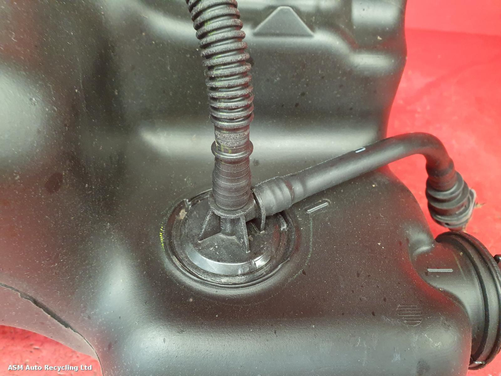 View Auto part Ad Blue Tank Vauxhall Vivaro 2017