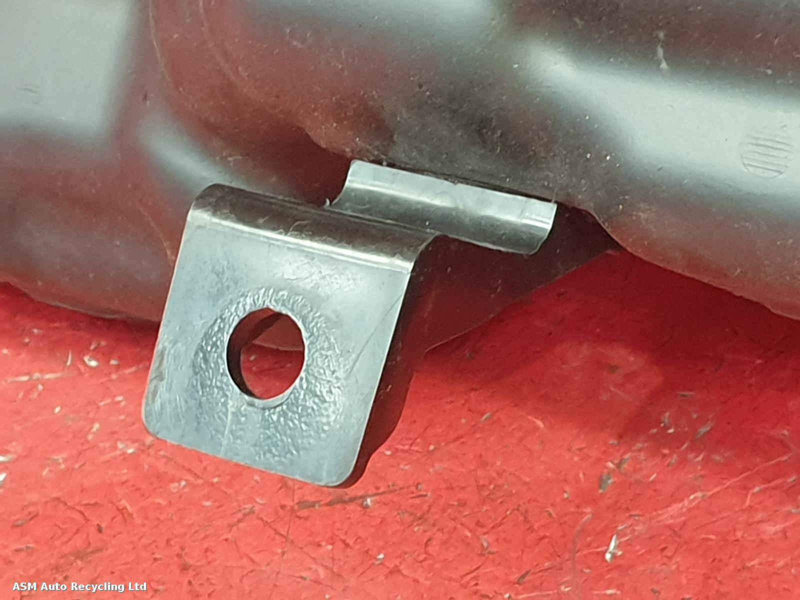 View Auto part Ad Blue Tank Vauxhall Vivaro 2017