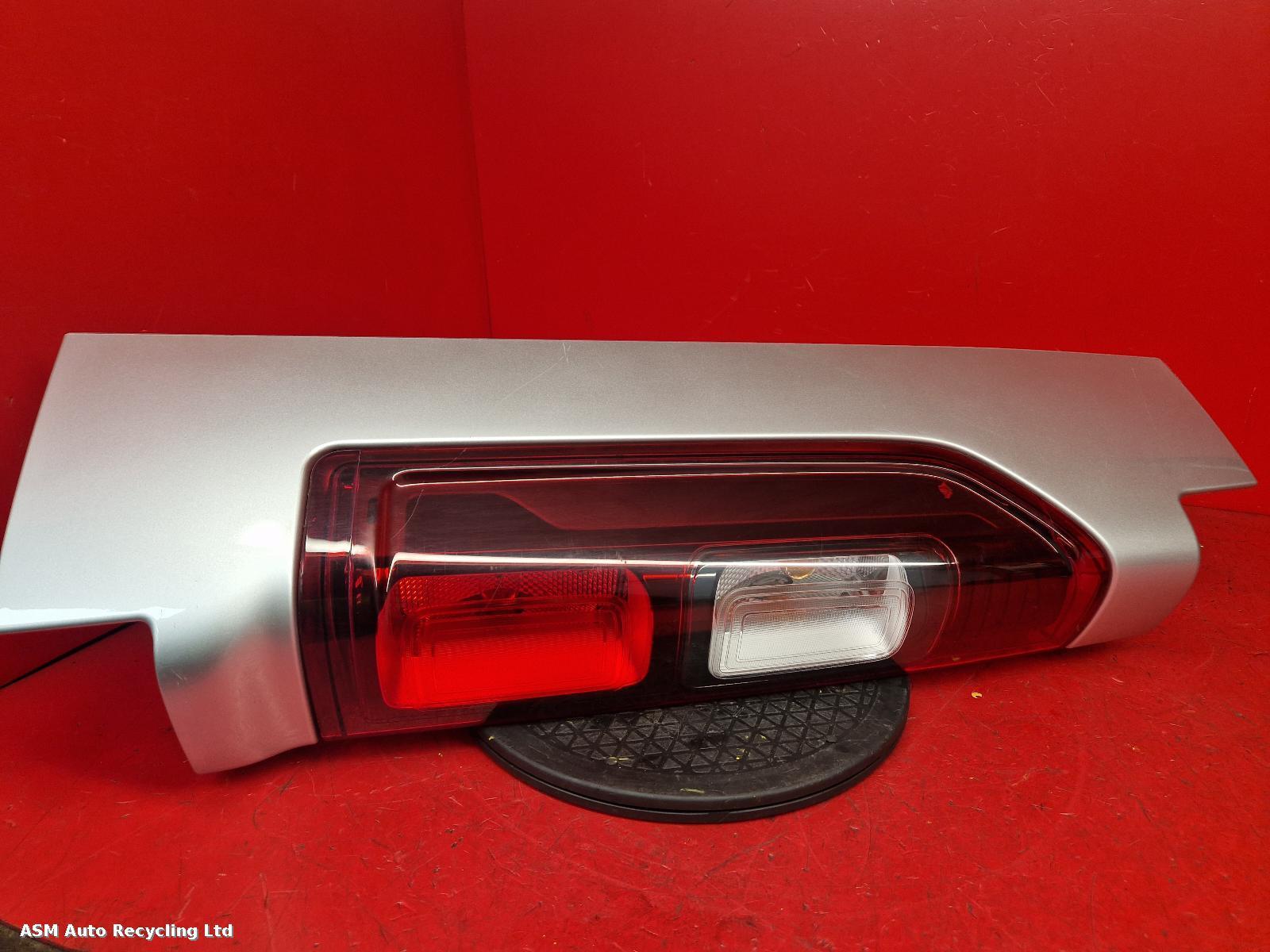 View Auto part L Taillight Vauxhall Vivaro 2017