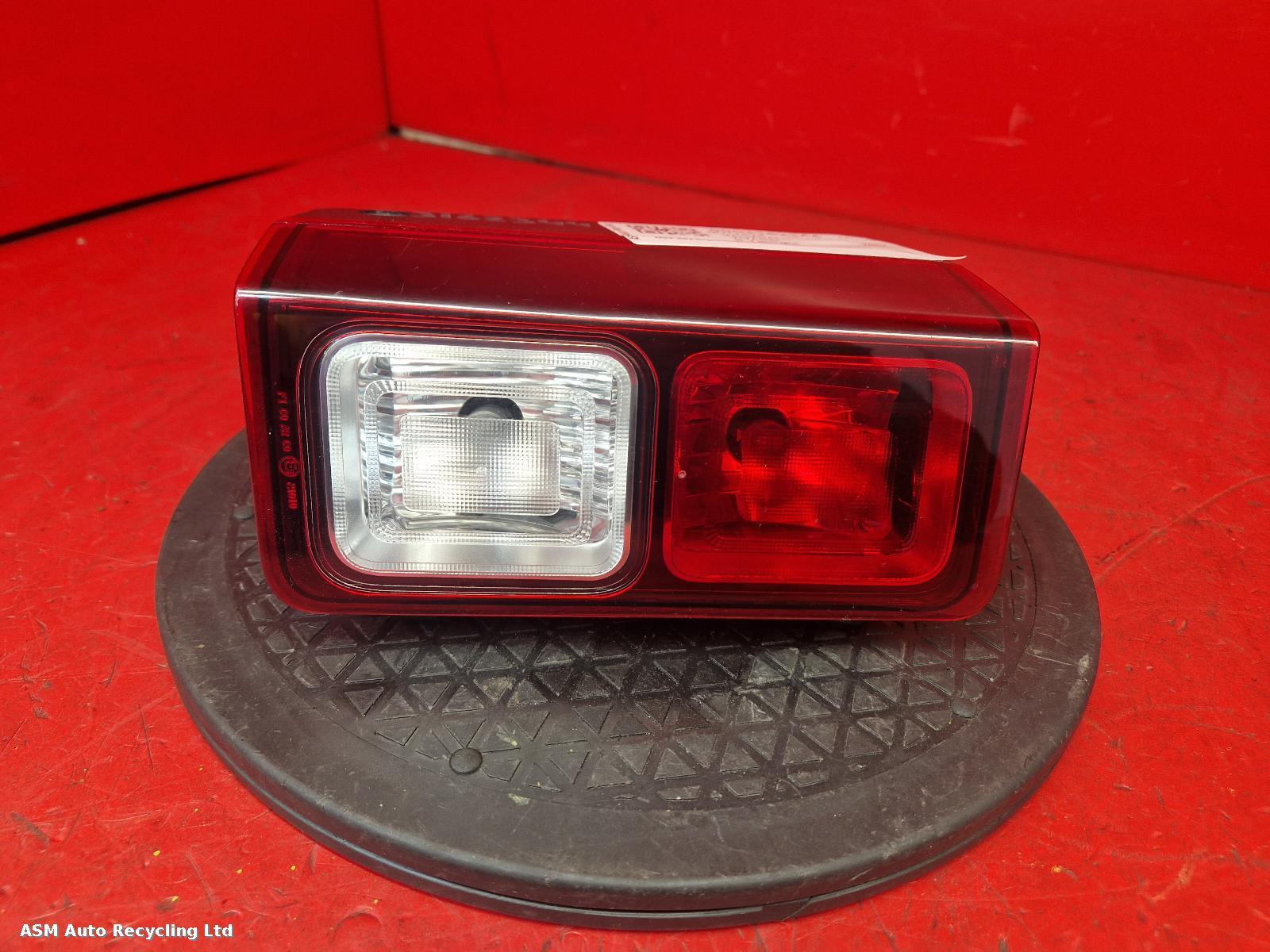 View Auto part R Taillight Vauxhall Vivaro 2017