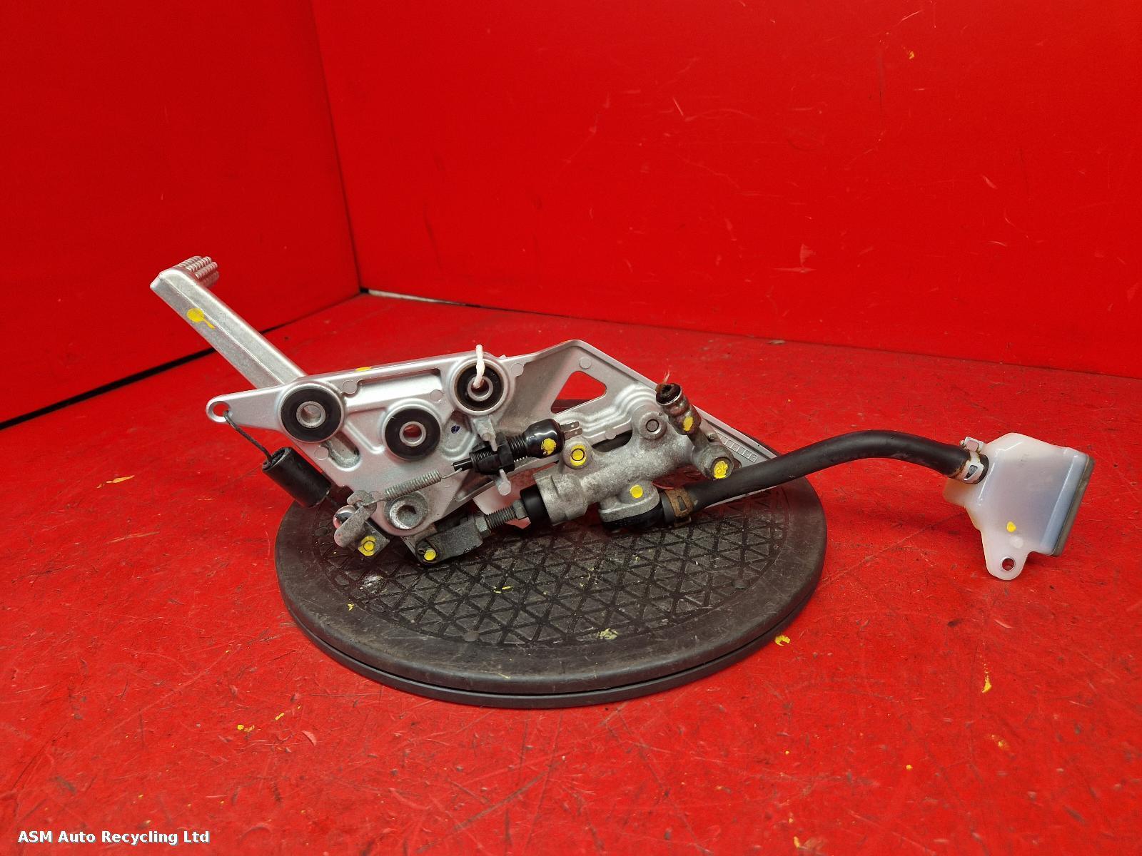 View Auto part Right Footrest Suzuki Gsf 1250 2009