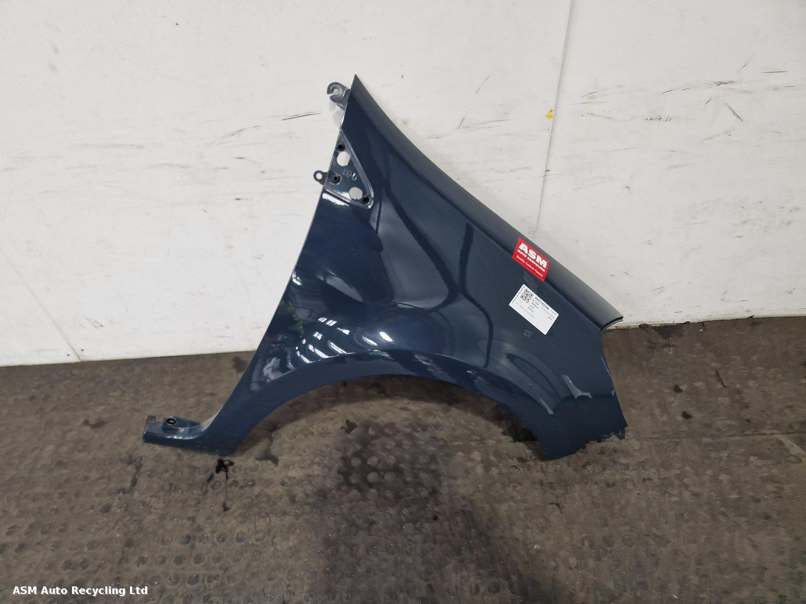 View Auto part R Wing Renault Clio 2012