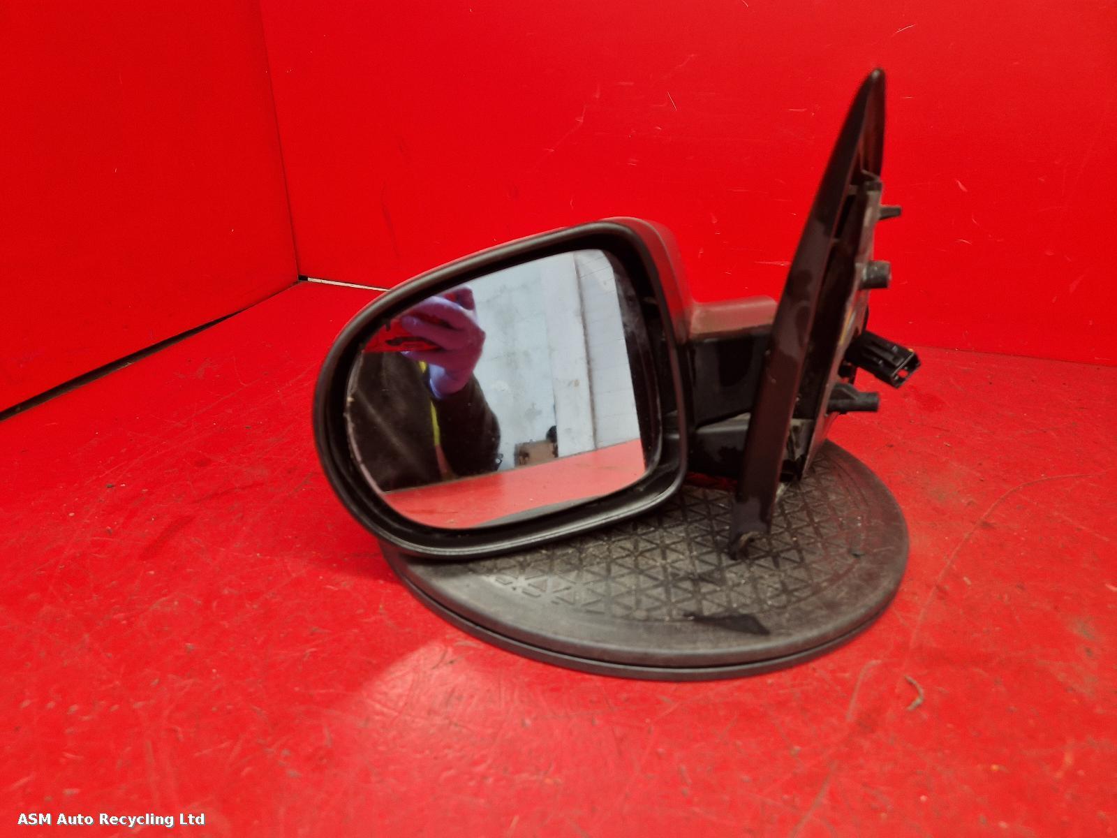View Auto part L Door Mirror Renault Clio 2012